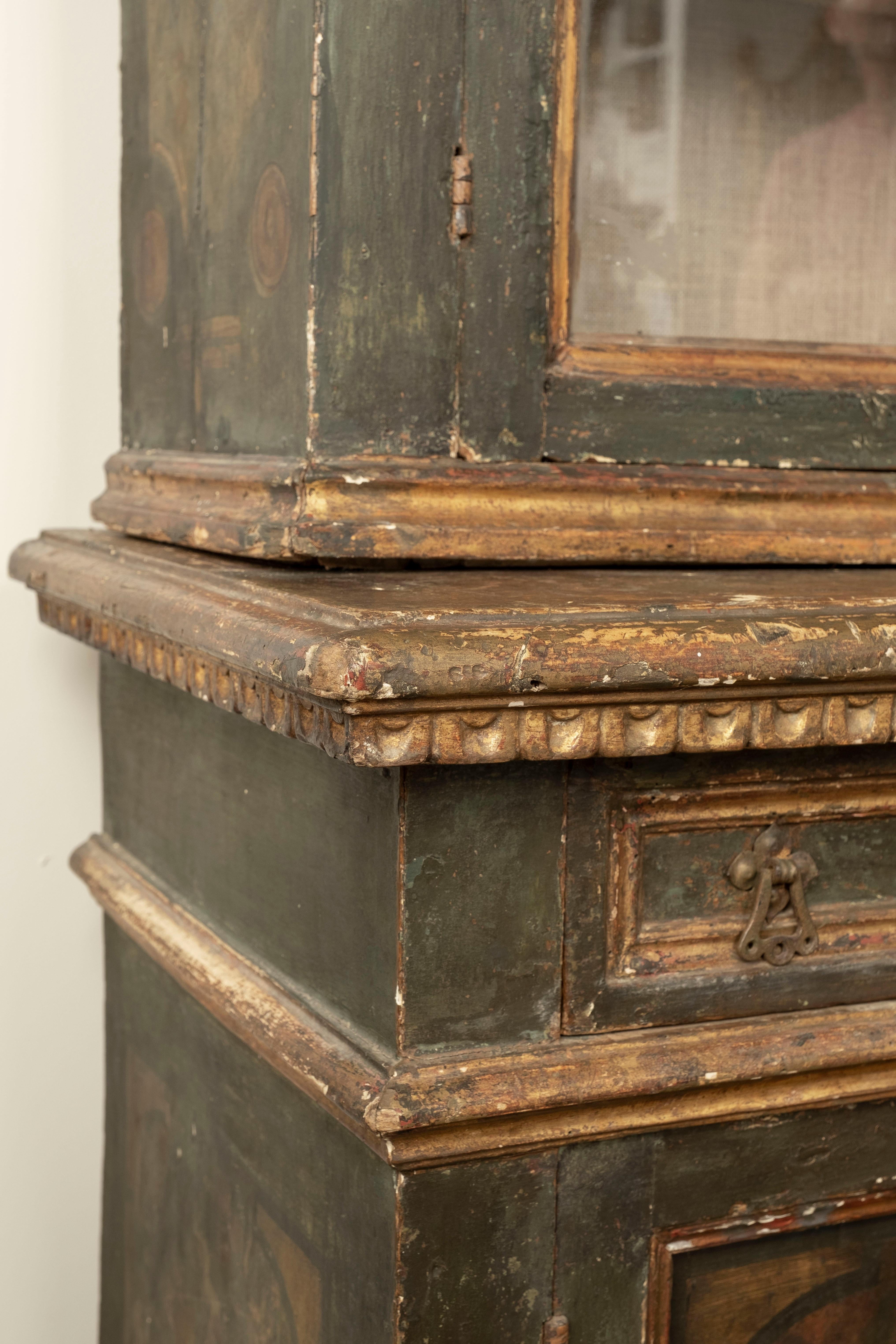 Italian Bookcase, 18th Century Painted And Parcel Gilt For Sale 7
