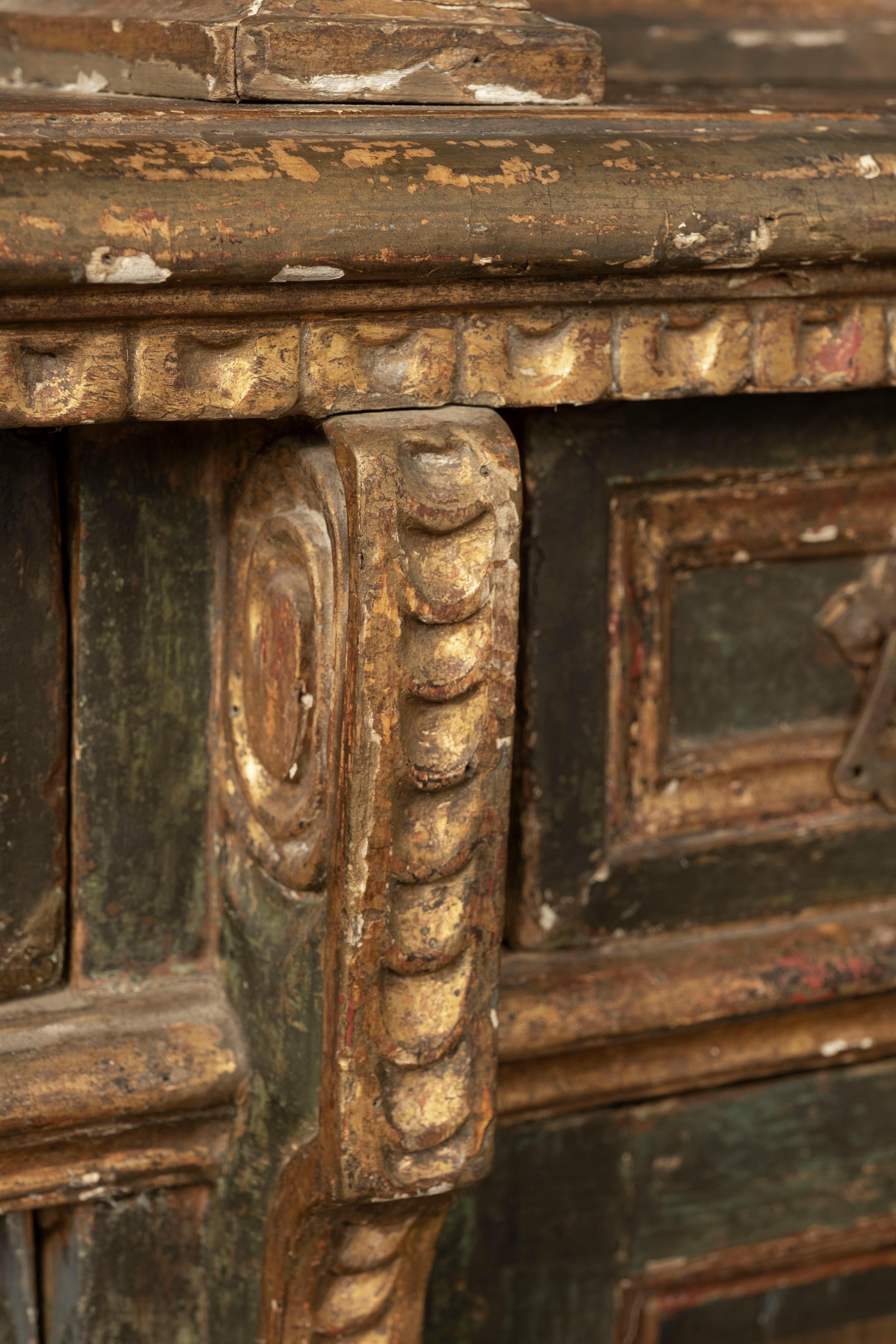 Italian Bookcase, 18th Century Painted And Parcel Gilt For Sale 3