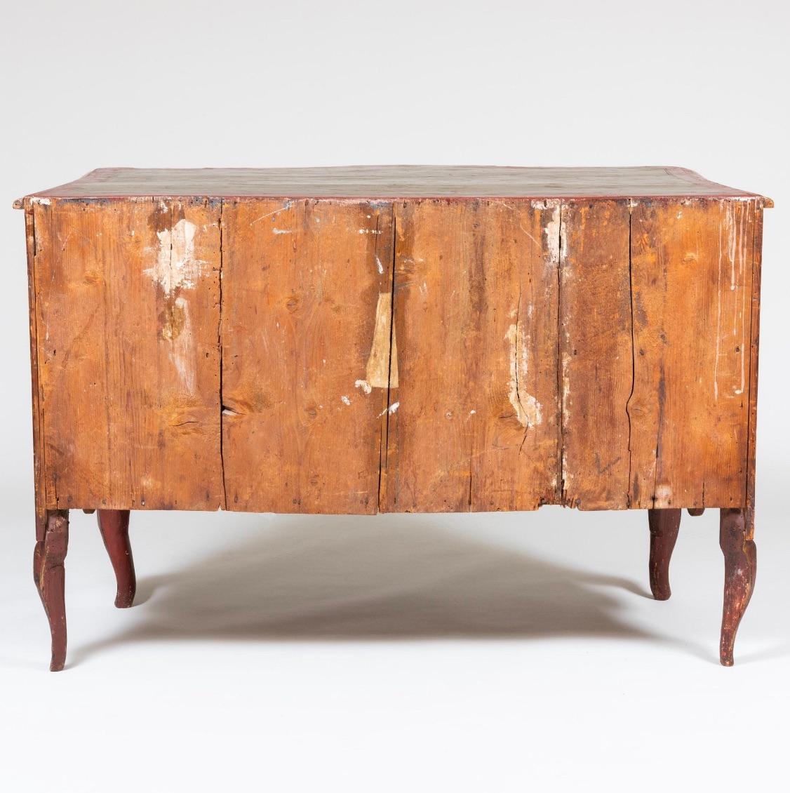 18th Century Italian Painted Bombe Commode ca. 1770 For Sale 3