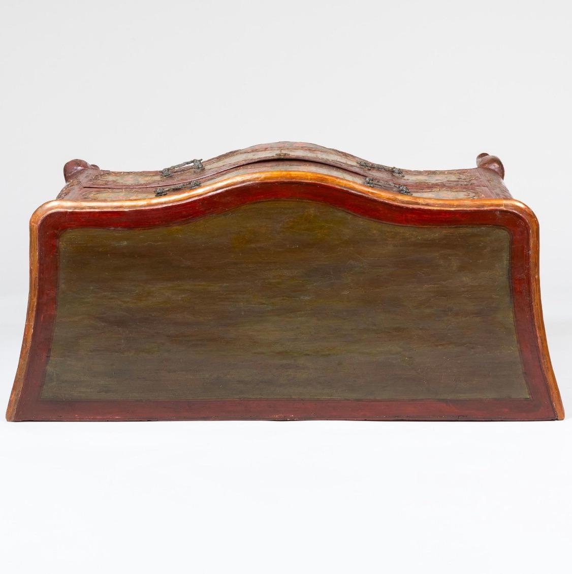 18th Century Italian Painted Bombe Commode ca. 1770 For Sale 6