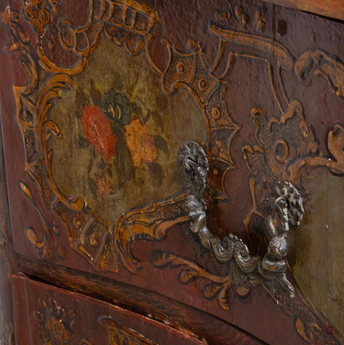 18th Century Italian Painted Bombe Commode ca. 1770 For Sale 1