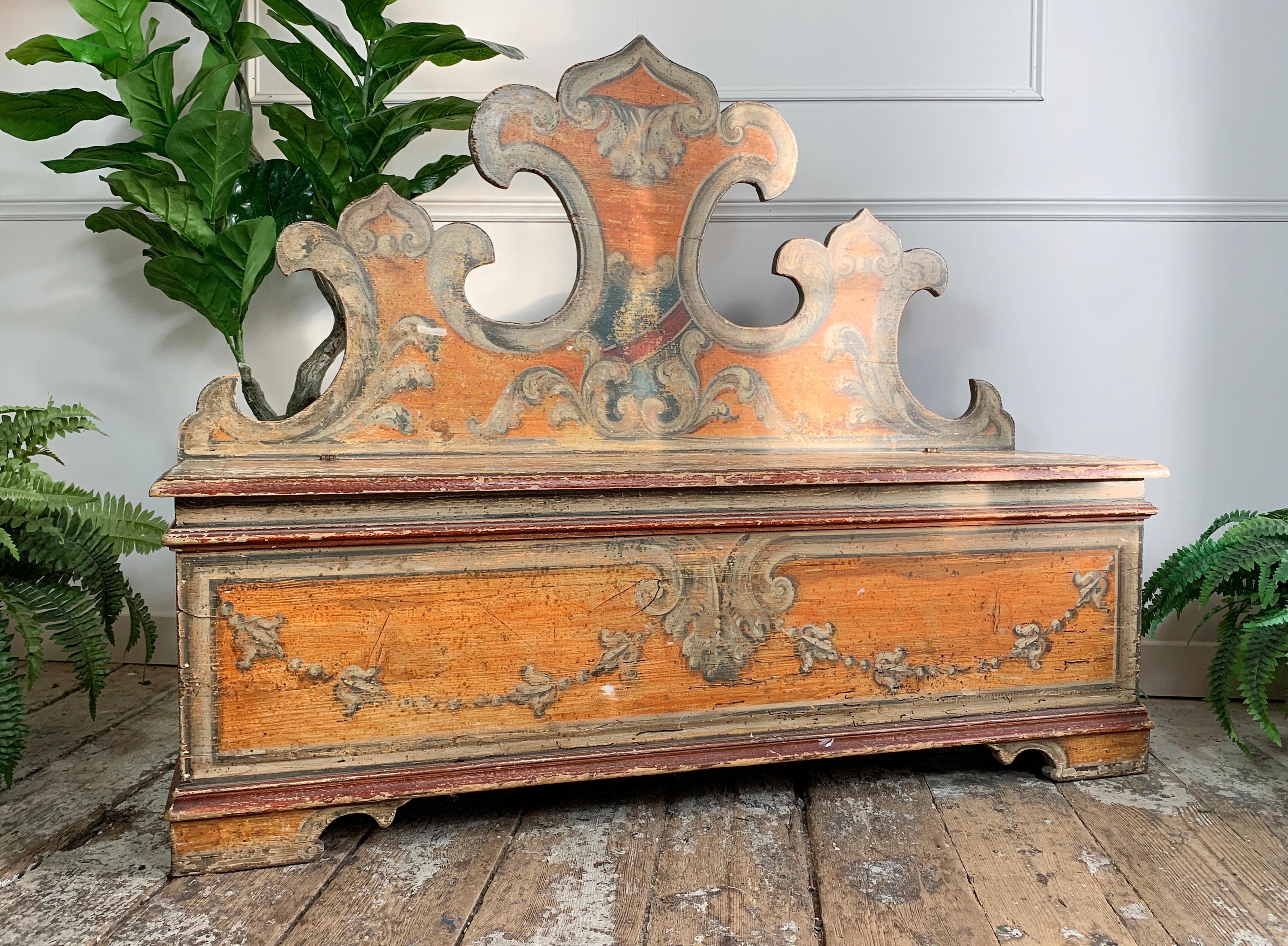 18th C Italian Hand Painted Orange Cassapanca Bench In Good Condition In Hastings, GB