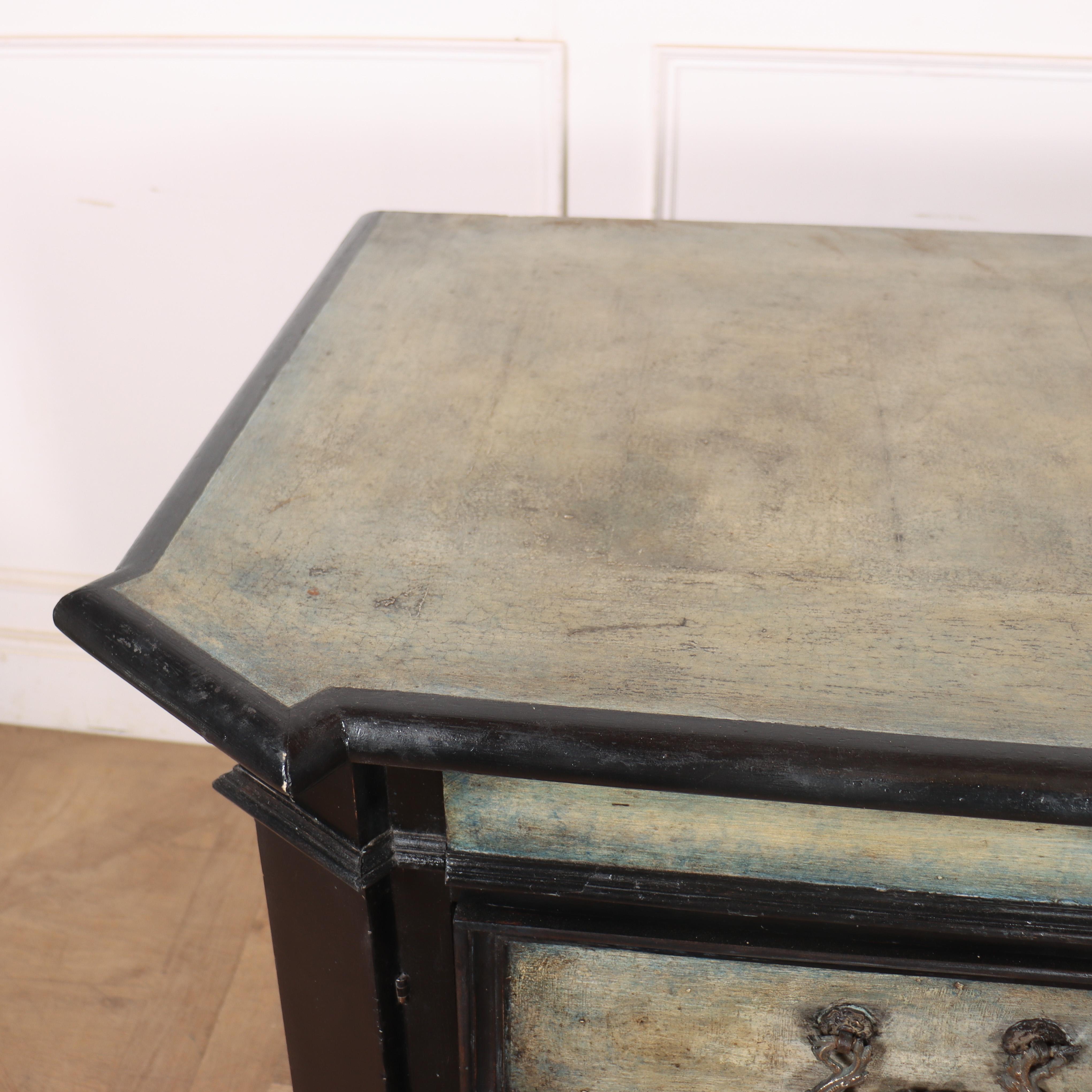 18th Century Italian Painted Commode For Sale 5