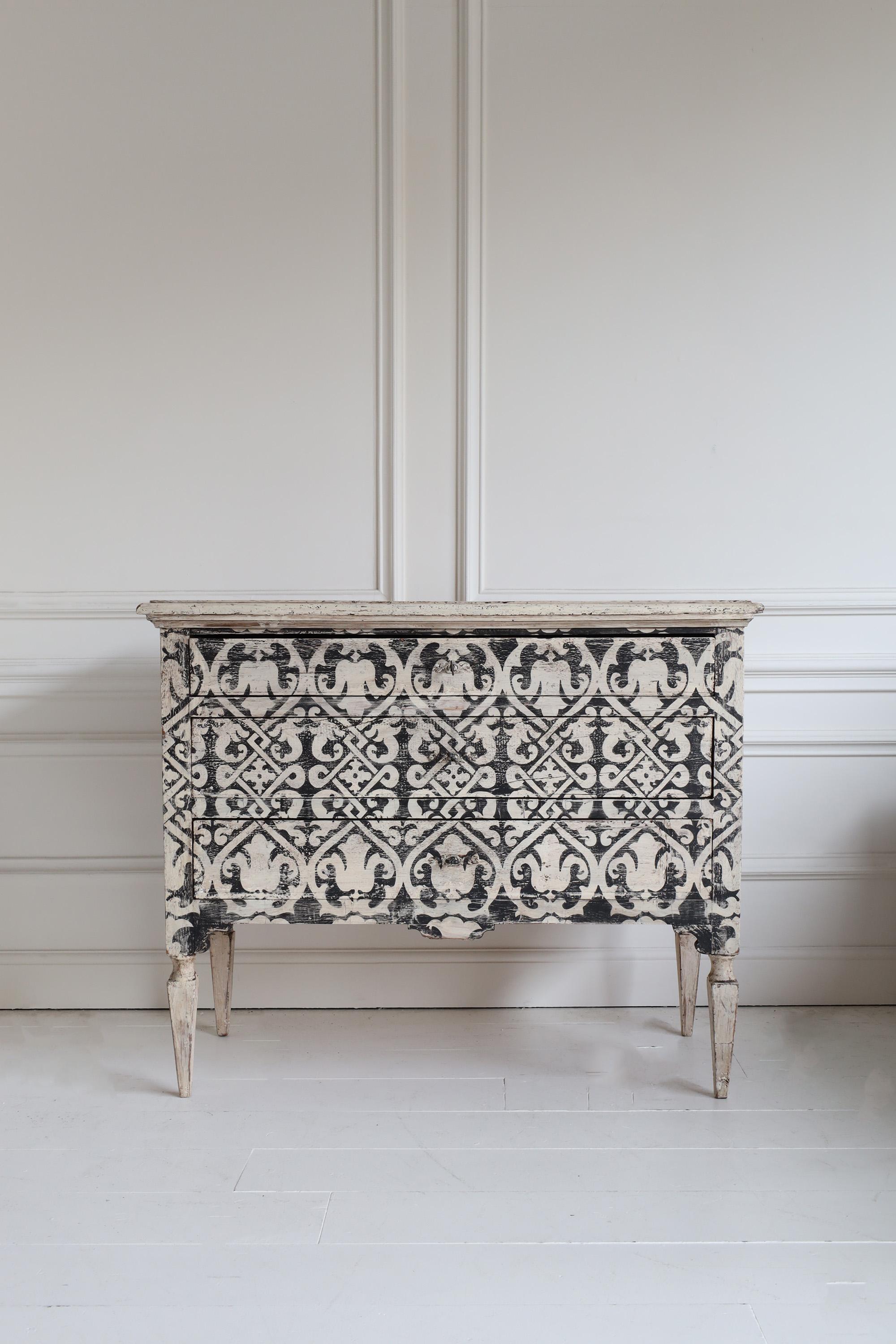 Antique Italian painted commode in black and white from Siena.

