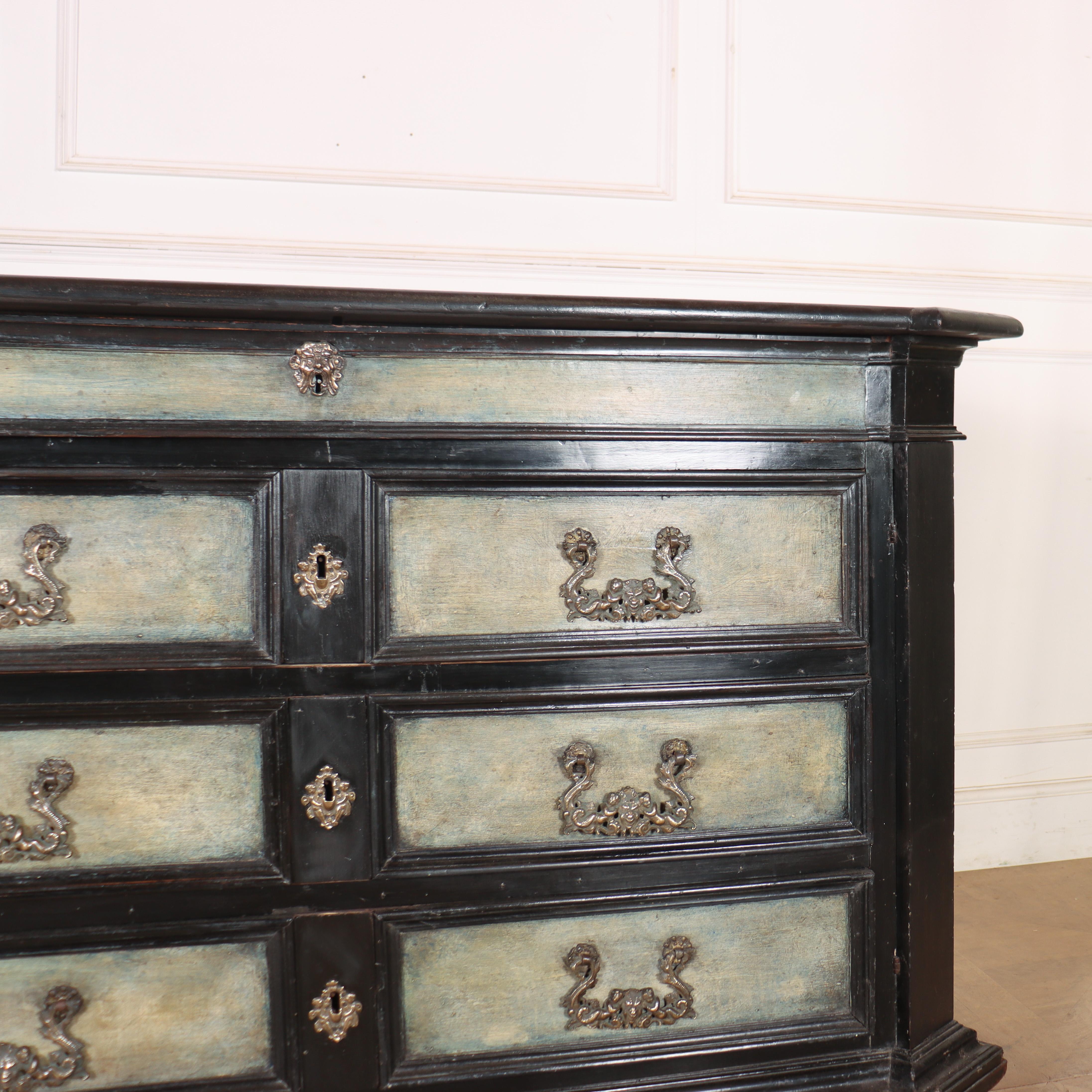 18th Century Italian Painted Commode In Good Condition For Sale In Leamington Spa, Warwickshire