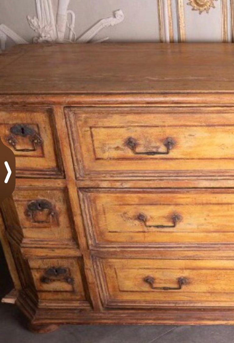 18th Century Italian Painted Commode In Distressed Condition For Sale In New Orleans, LA