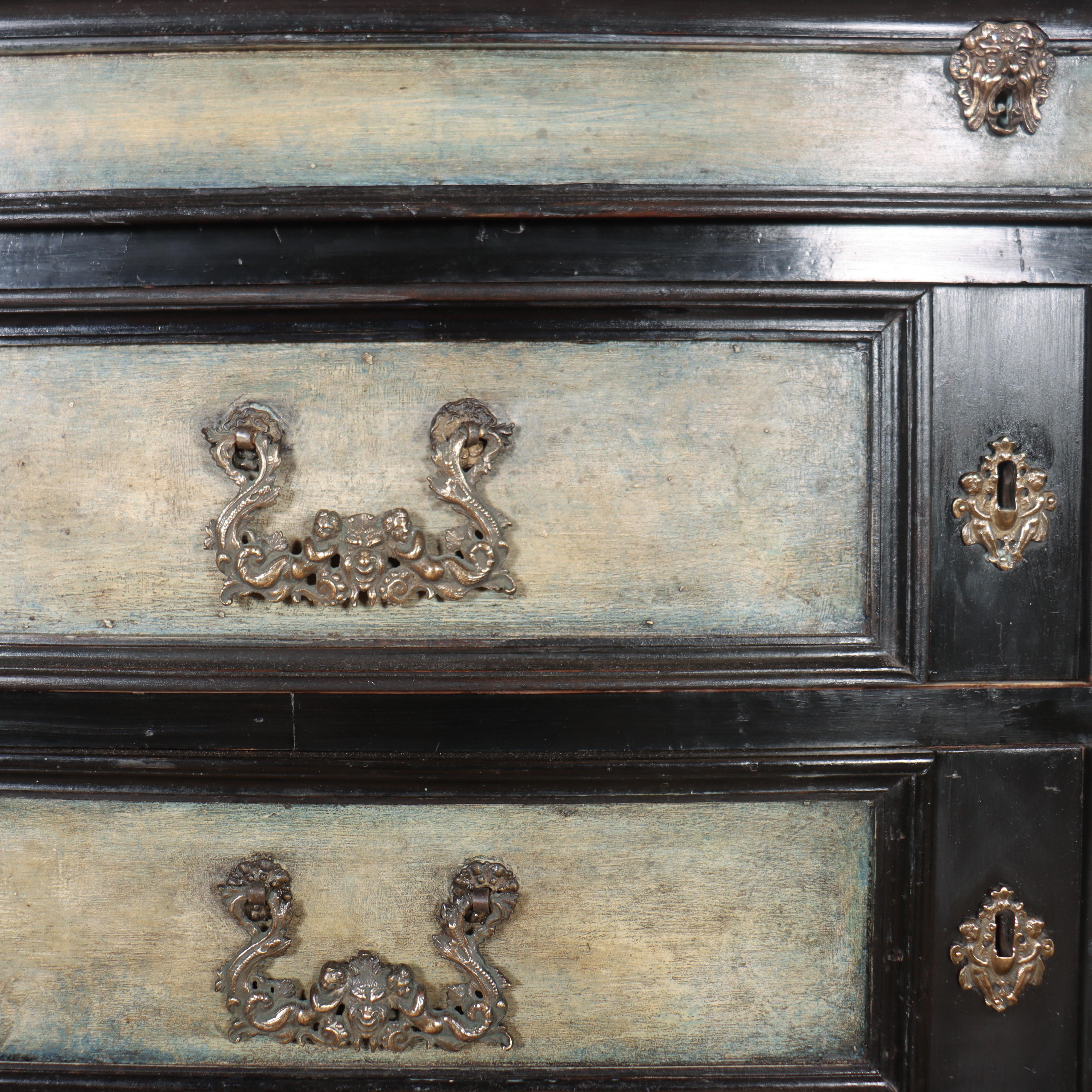 18th Century Italian Painted Commode For Sale 1