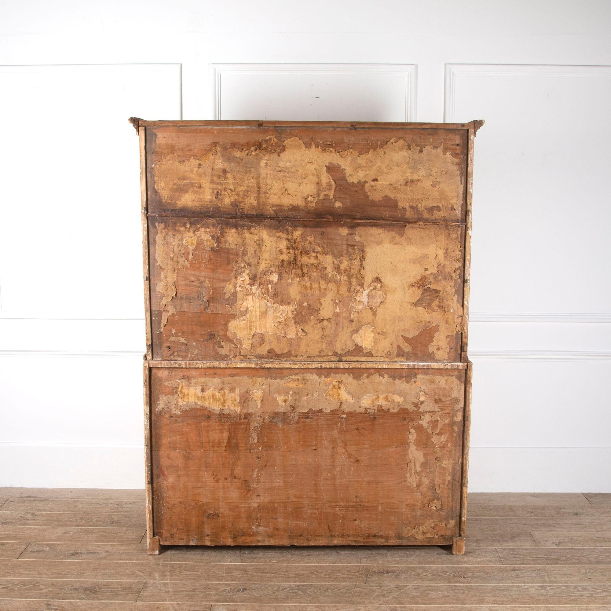 18th Century Italian Painted Pine Bureau In Good Condition For Sale In Gloucestershire, GB