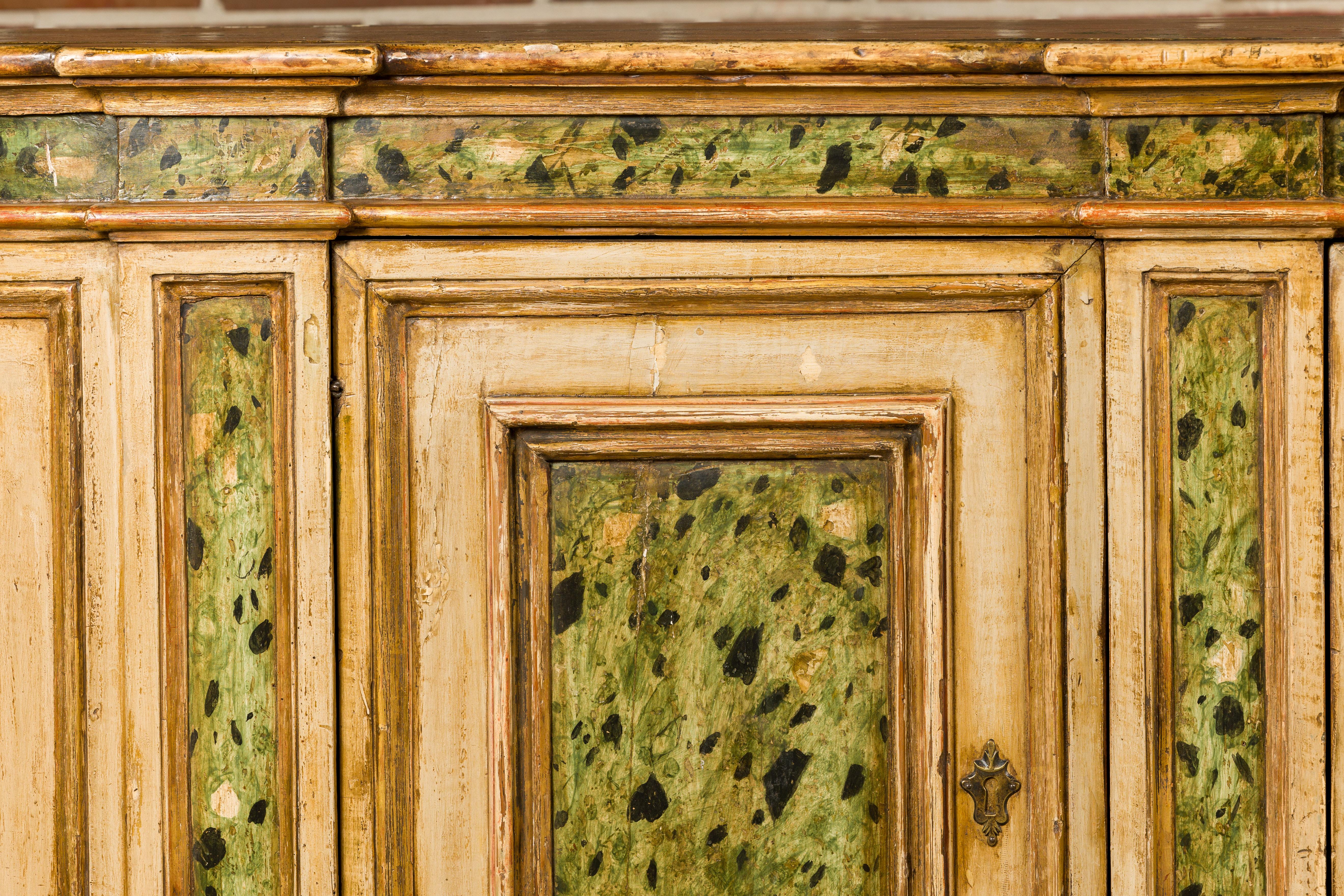 18th Century Italian Painted Sideboard with Two Doors and Rounded Corners For Sale 3