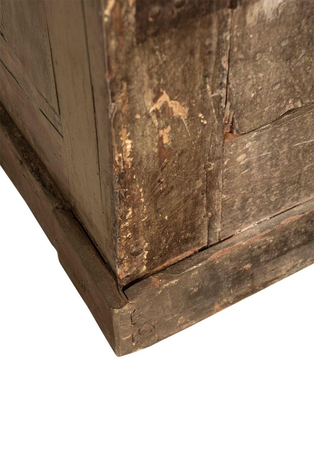 18th Century Italian Painted Wardrobe im Angebot 2