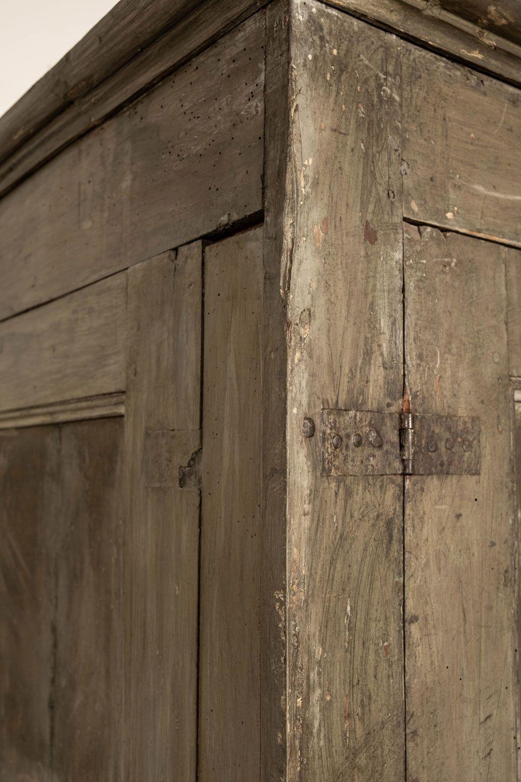 18th Century Italian Painted Wardrobe im Angebot 3