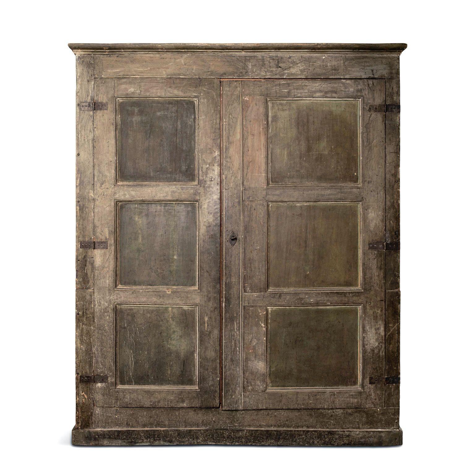 18th Century Italian Painted Wardrobe im Angebot 6