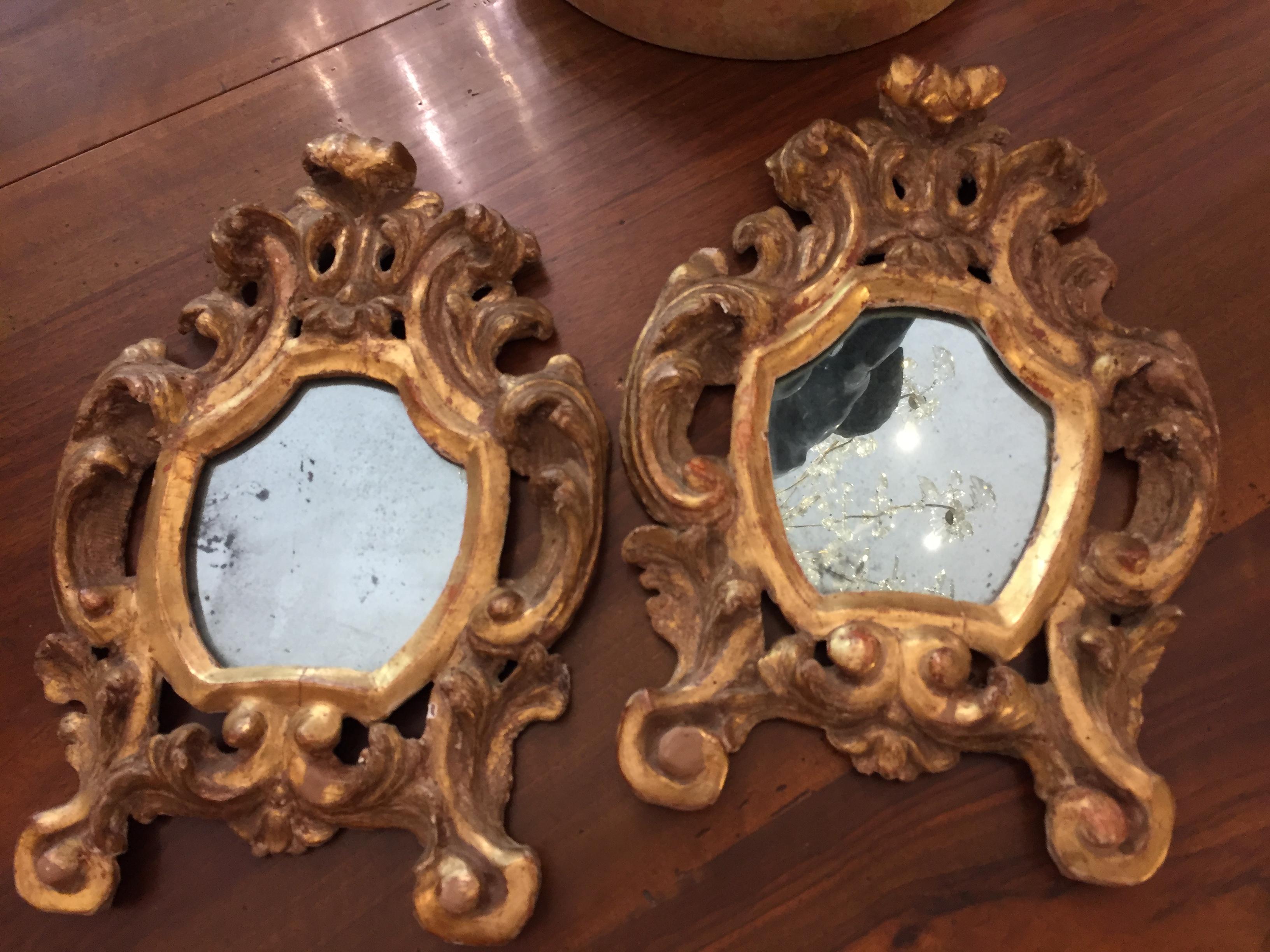 18th Century Italian Pair of Gilt Frames Small Louis XV Carved Mirrors 8