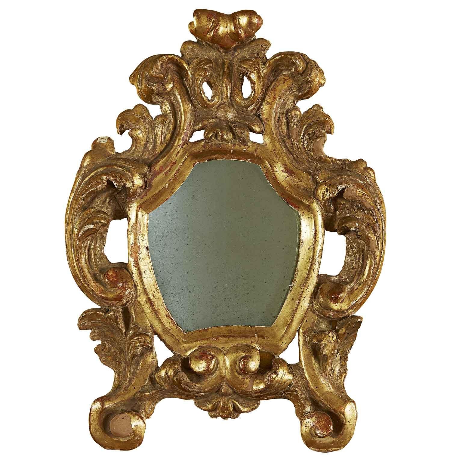 18th century Italian Louis XV style altar giltwood frames, two charming antique carved and giltwood frames, altar cards or cantagloria from Italy.
Shaped, with scrolling and acanthus leaf deep carving, they are realized in cembran pinewood and have