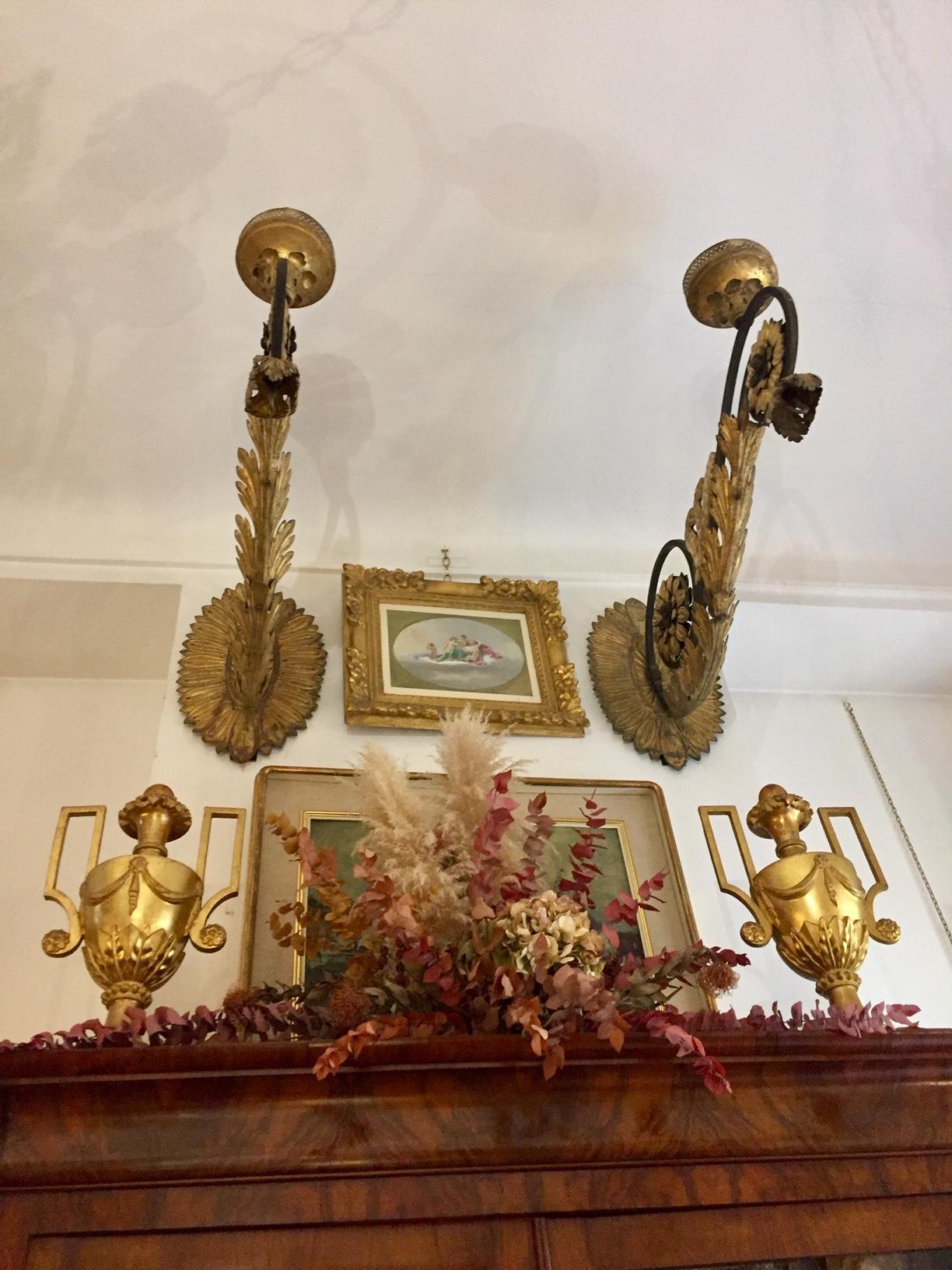 paire d'appliques en forme de tournesol dorées du 18e siècle en Italie Appliques de château surdimensionnées en vente 3
