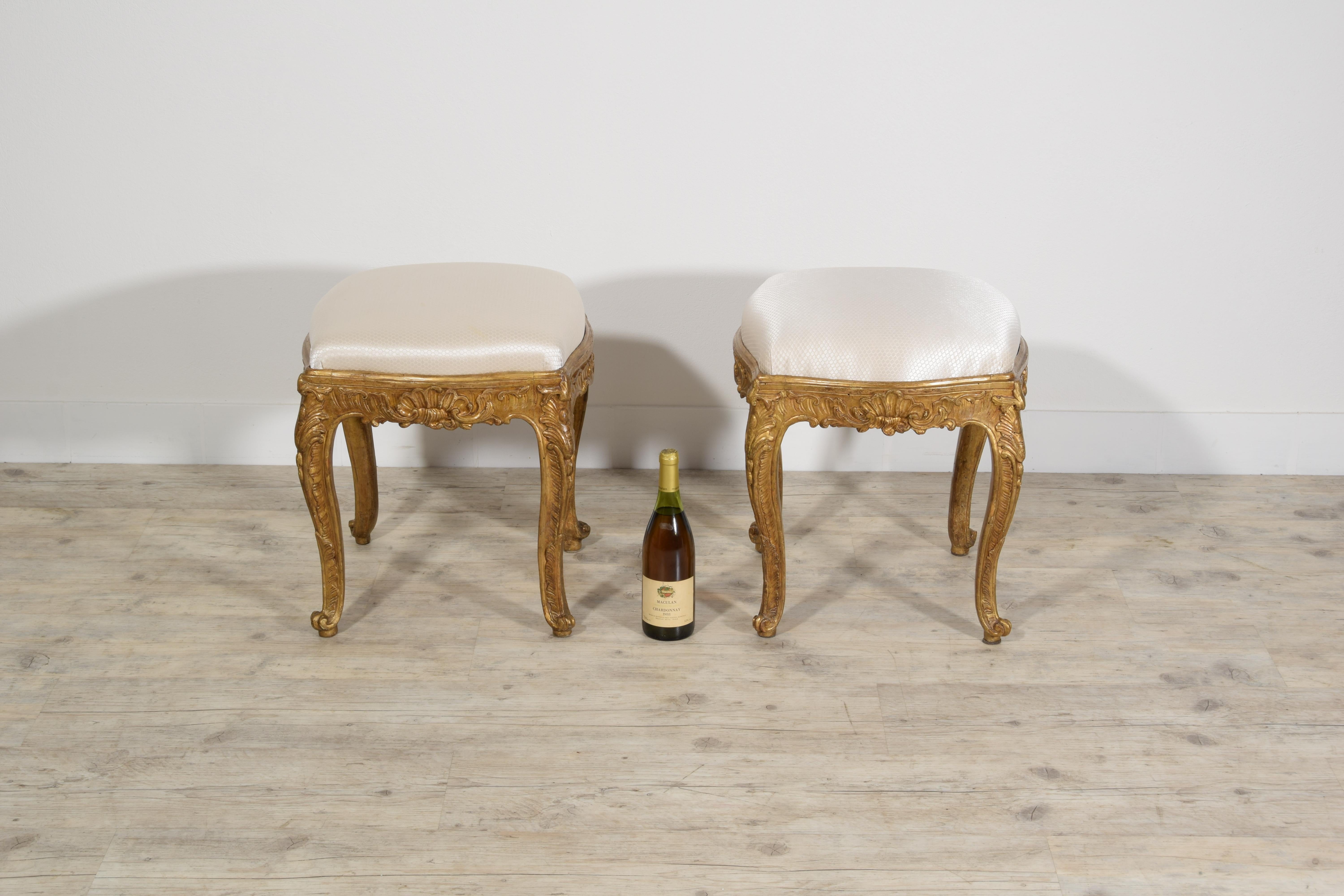 18th Century, Italian Pair of Gilt Wood Louis XV Stools  For Sale 15