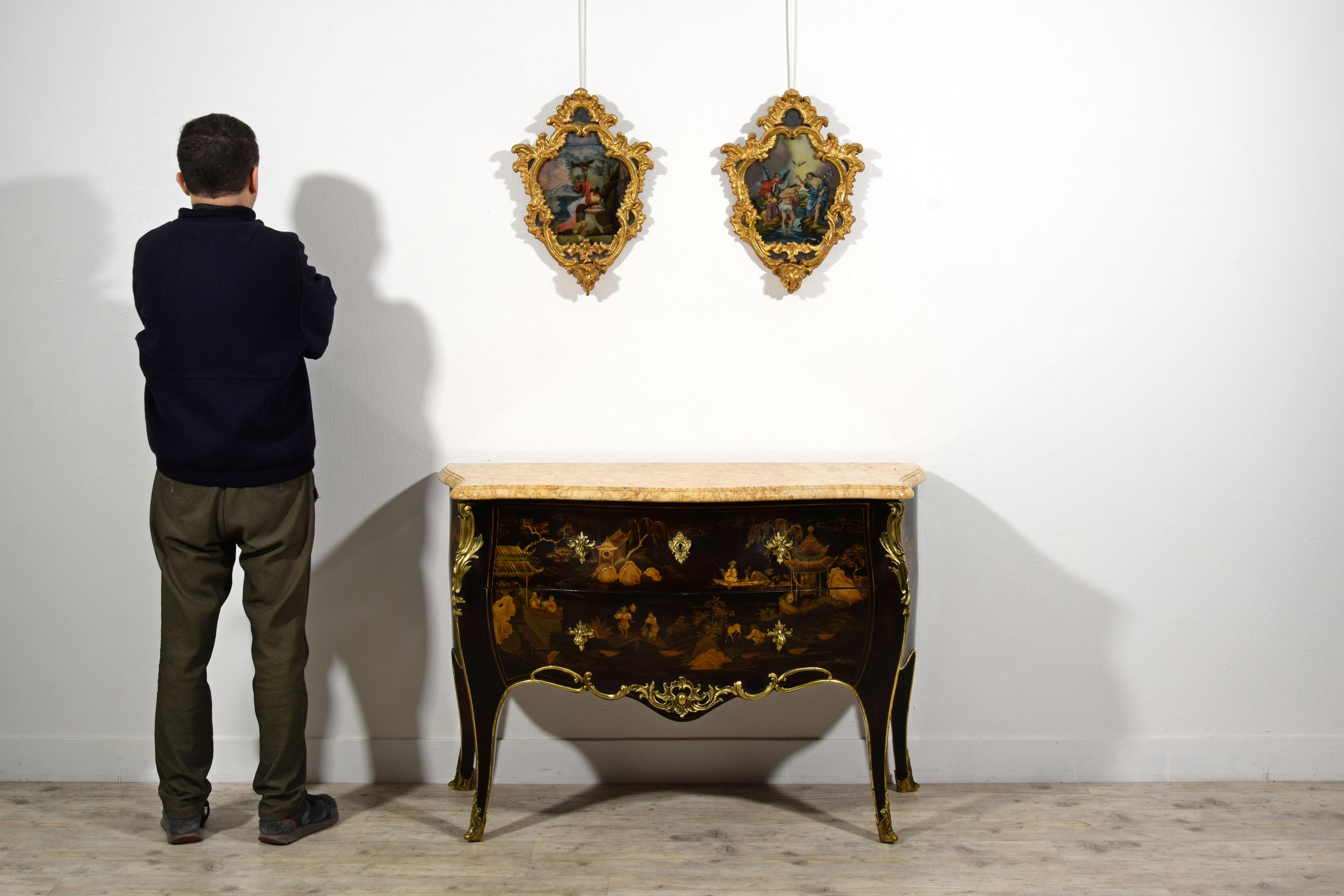 18th Century, Italian Pair of Paintings on Glass in Giltwood Frames For Sale 6