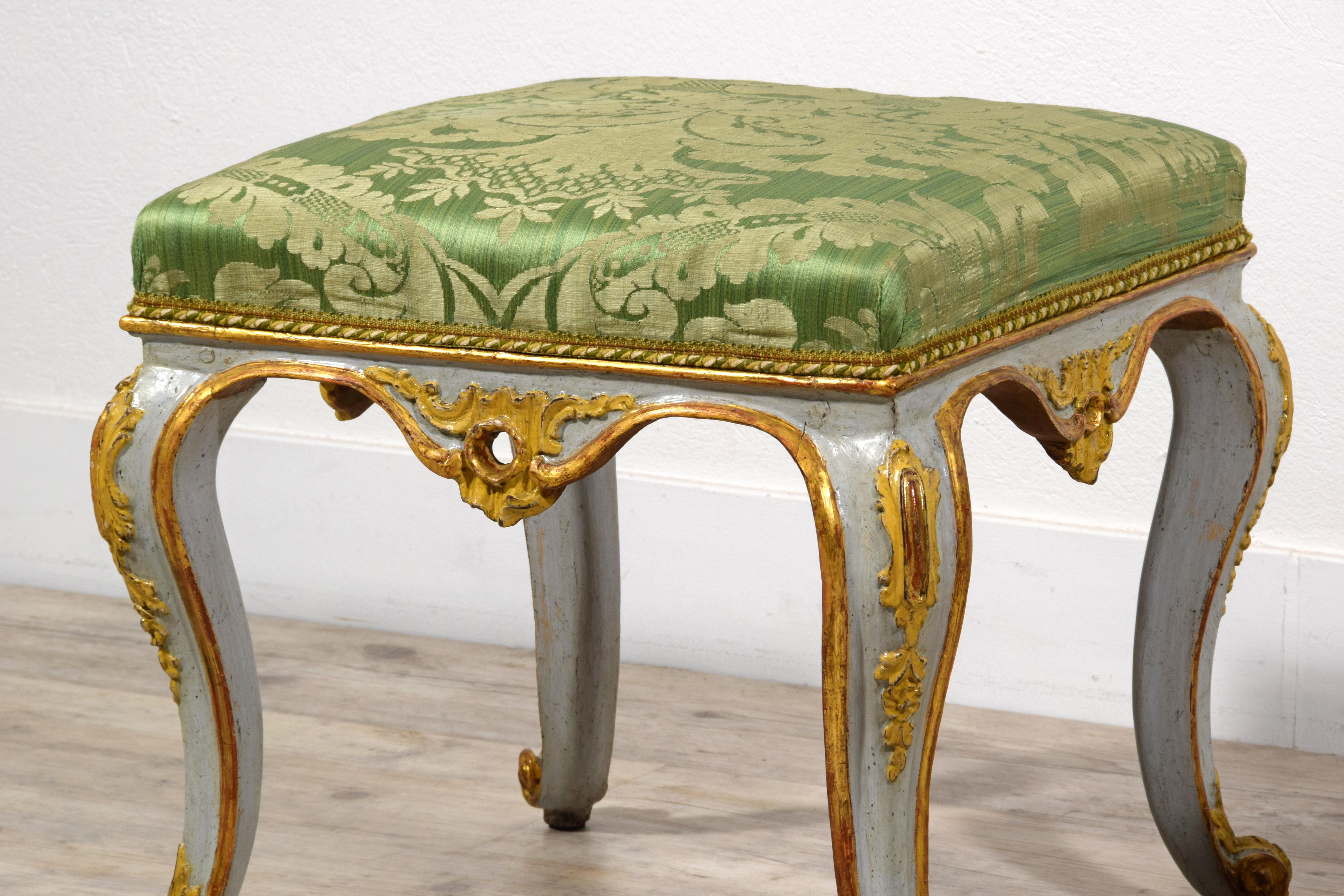 18th century, Italian Pair of Rococo Lacquered and Gilt Wood Stools For Sale 9