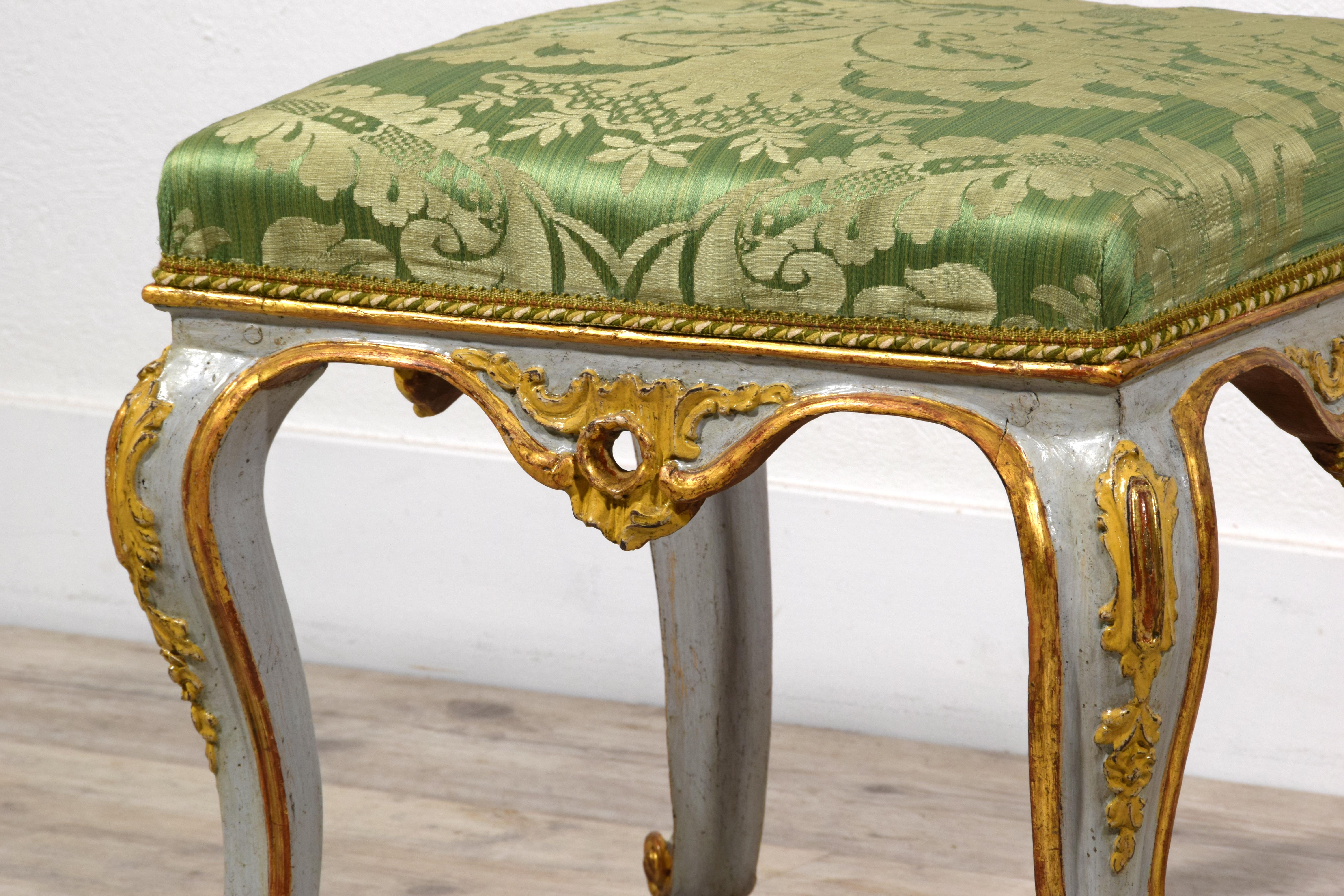 18th century, Italian Pair of Rococo Lacquered and Gilt Wood Stools For Sale 10