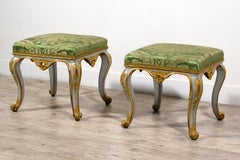 18° secolo, Coppia di sgabelli rococò in legno laccato e dorato