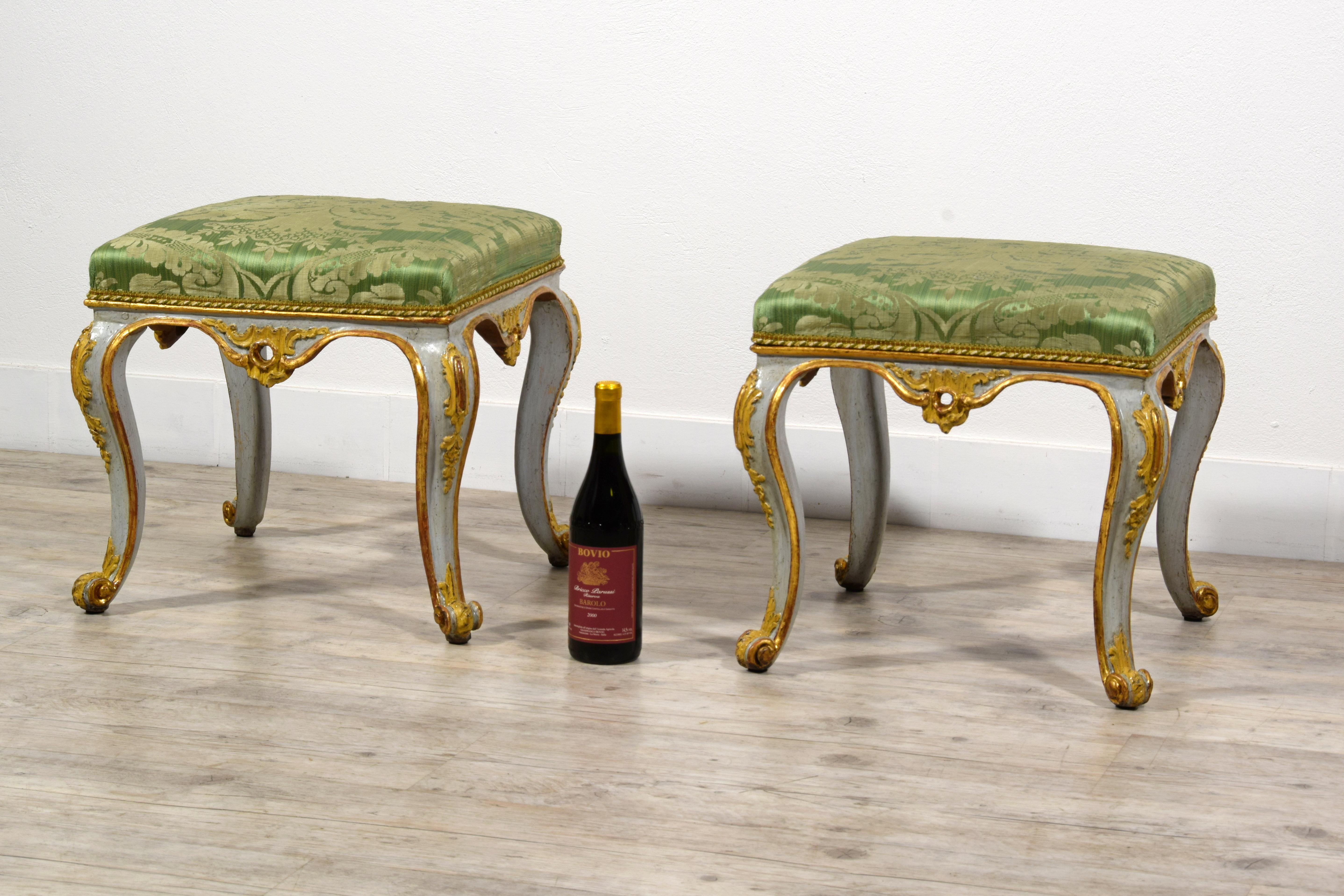 18th century, Italian Pair of Rococo Lacquered and Gilt Wood Stools For Sale 16