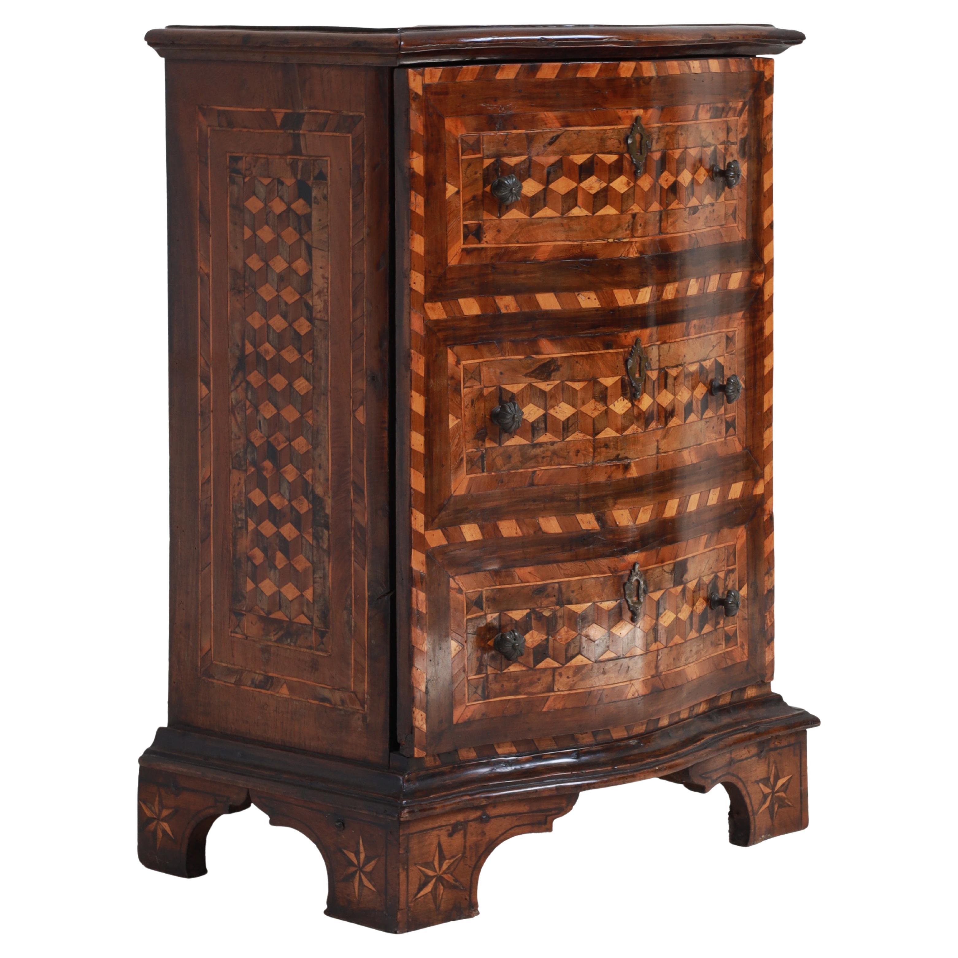 Gabinetto italiano di intarsio del XVIII secolo