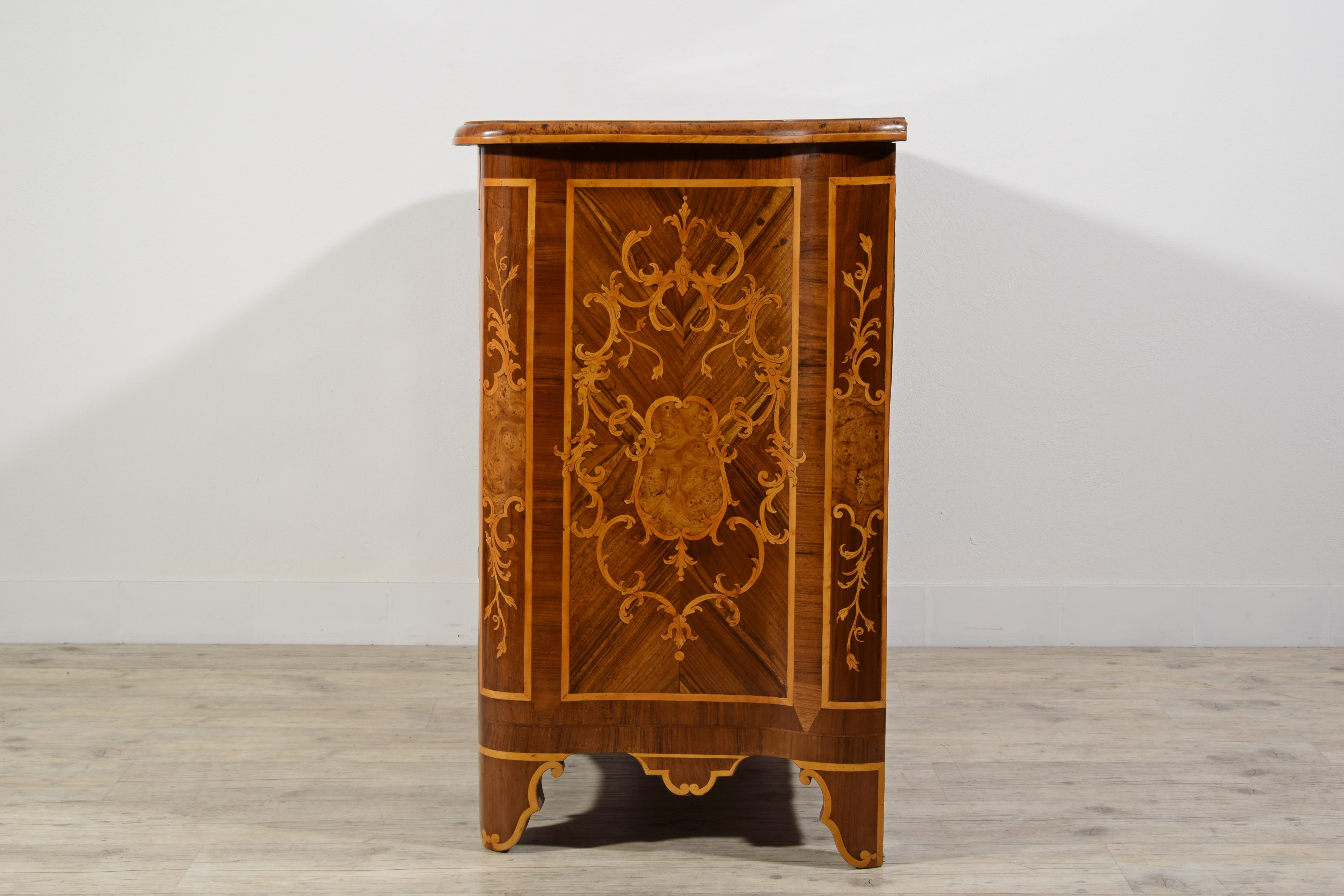 18th Century Italian Paved and Inlaid Wood Chest of Drawers 13