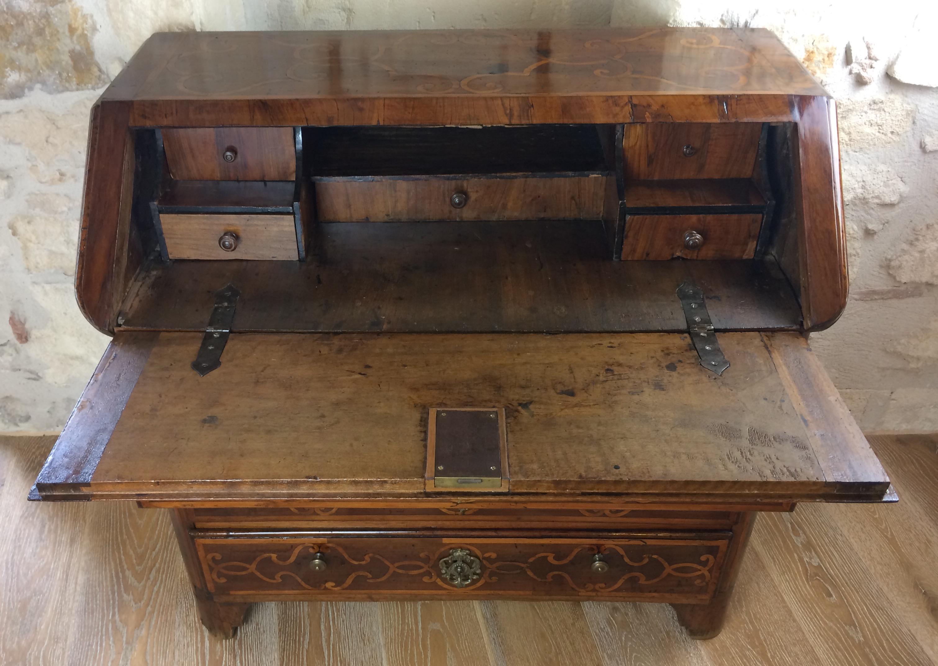 18th Century Italian Piemonte Commode Secretary Desk For Sale 1