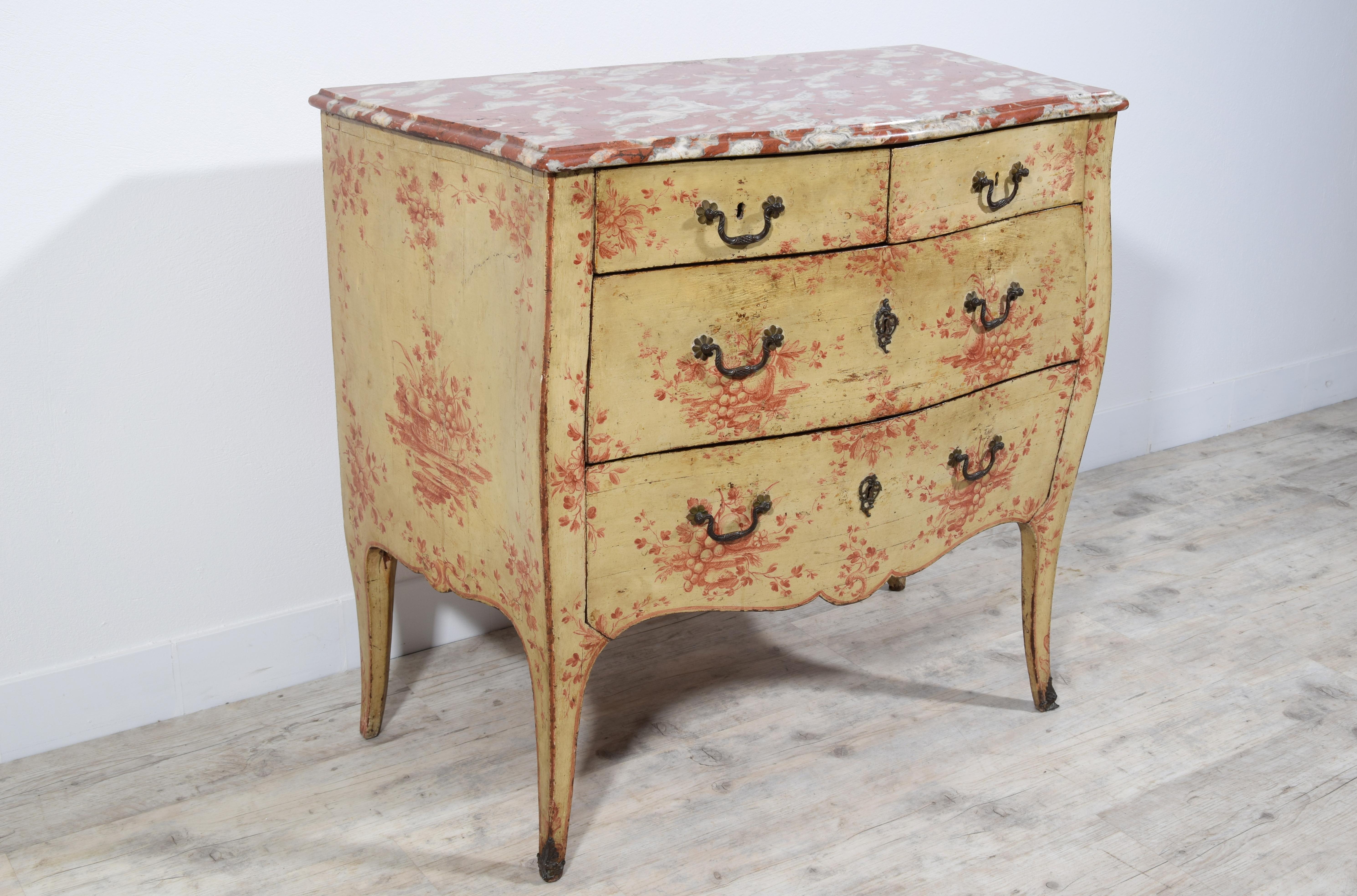 18th Century, Italian Policrome Lacquered Wood Chest of Drawers For Sale 6