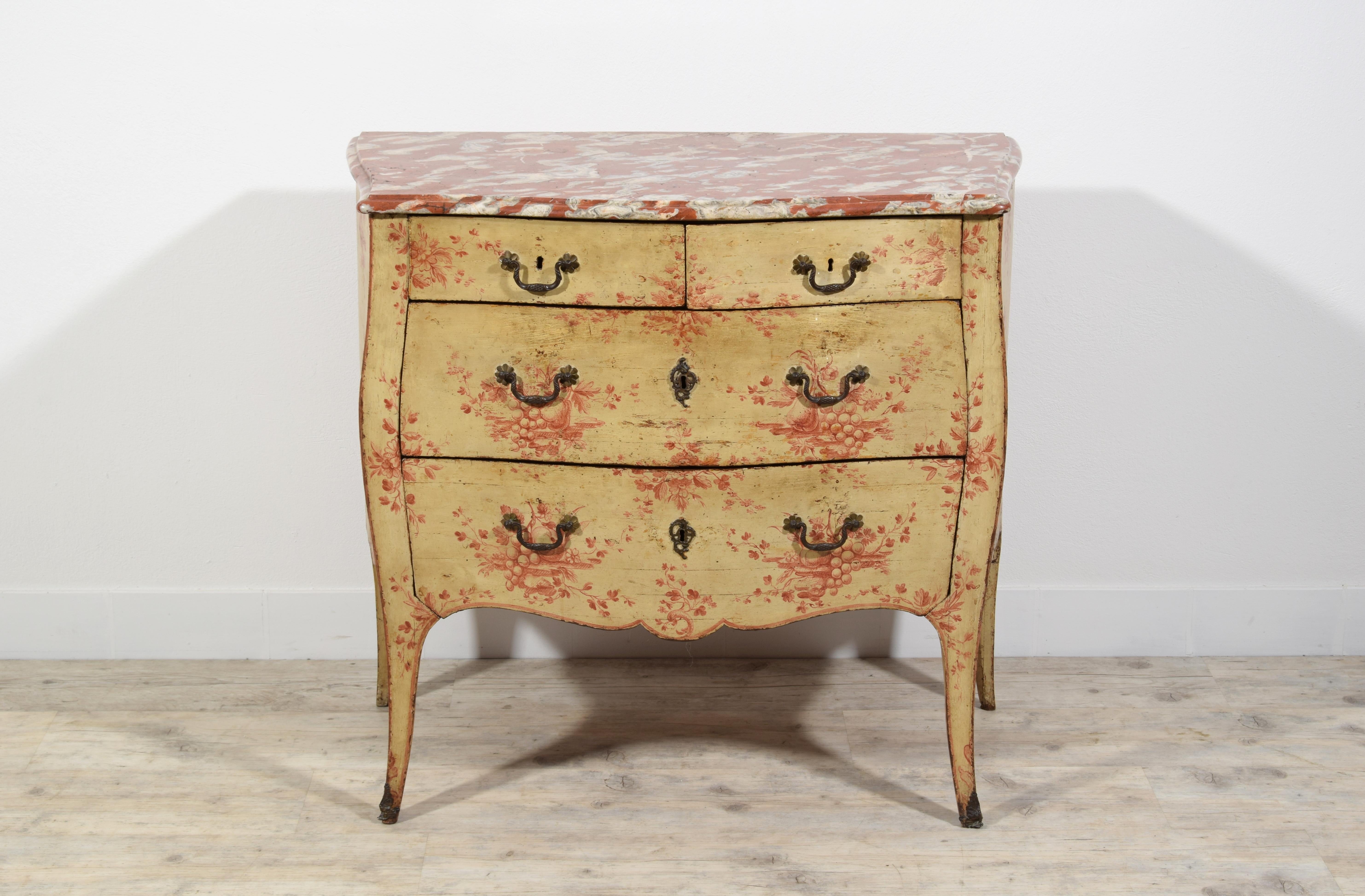 18th Century, Italian Policrome Lacquered Wood Chest of Drawers For Sale 7