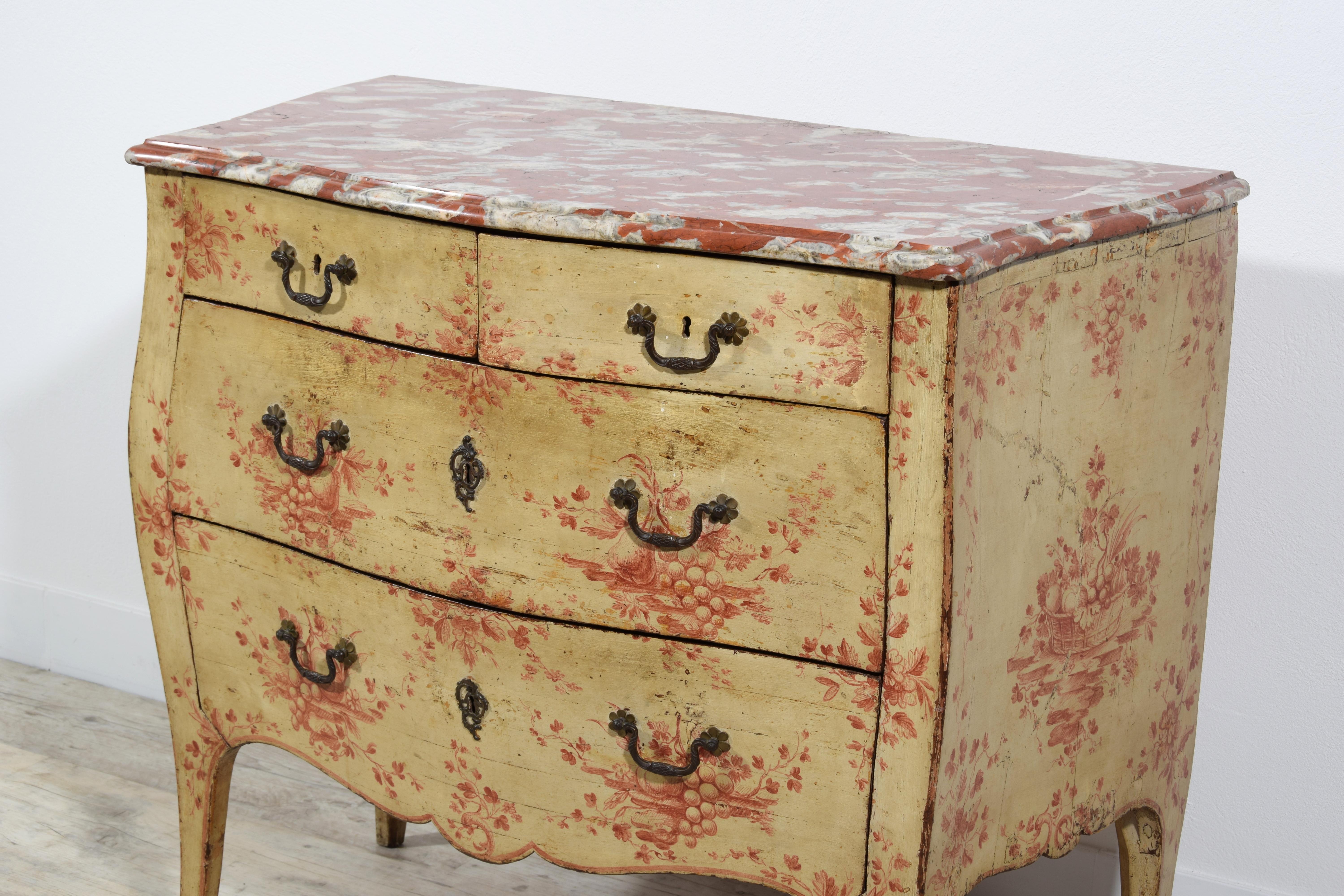 18th Century, Italian Policrome Lacquered Wood Chest of Drawers For Sale 10