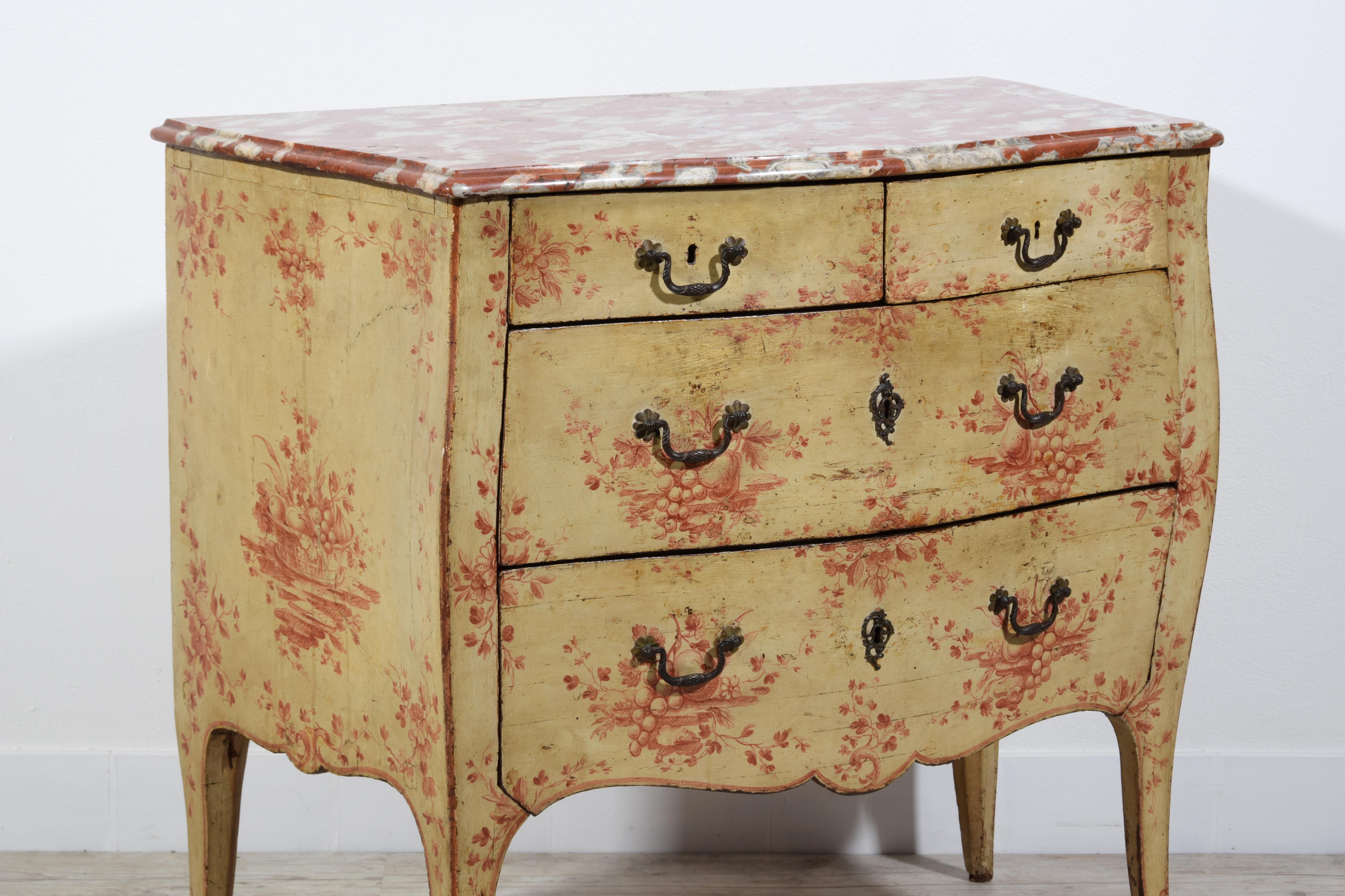 18th Century, Italian Policrome Lacquered Wood Chest of Drawers For Sale 15