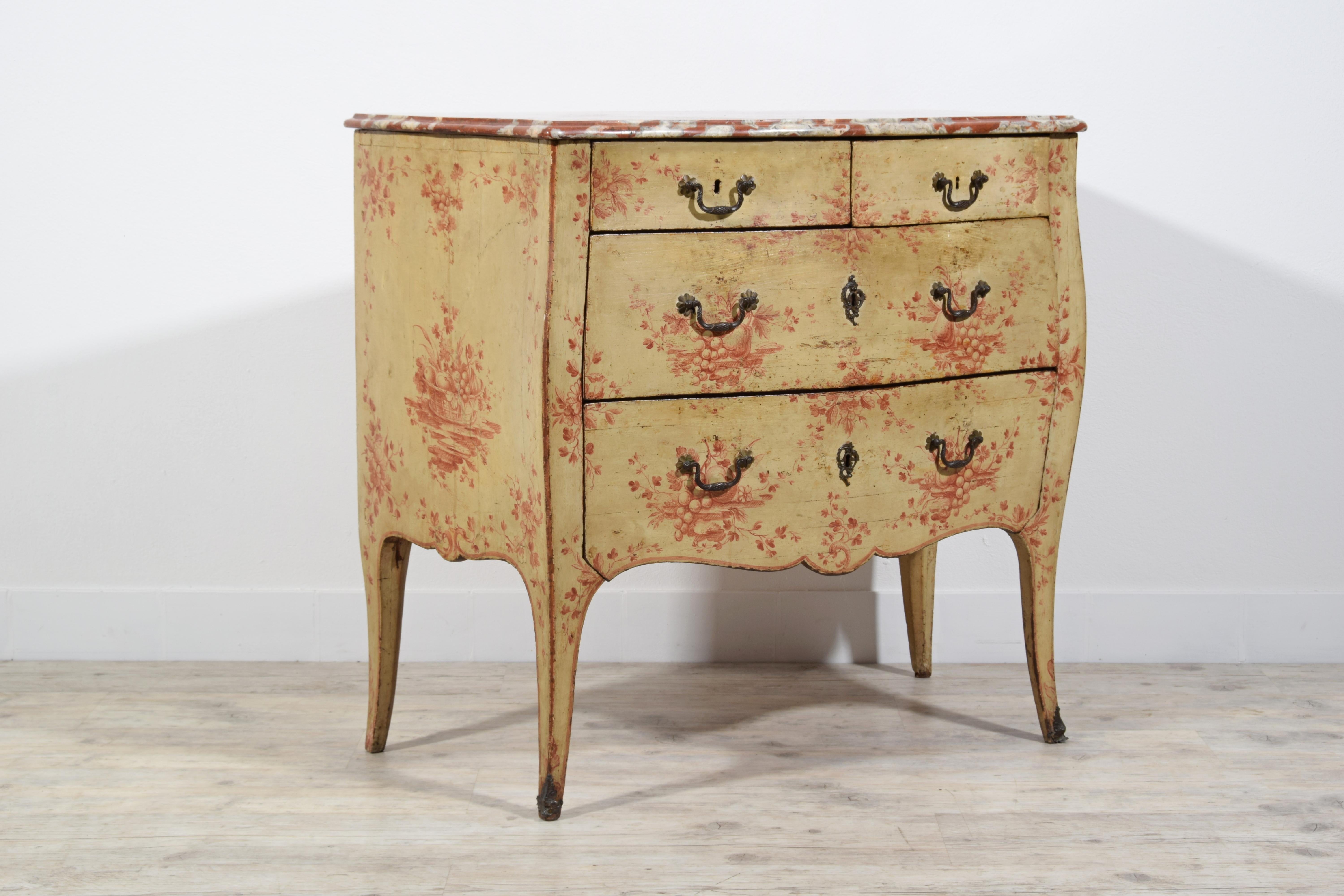 18th Century, Italian Policrome Lacquered Wood Chest of Drawers For Sale 3