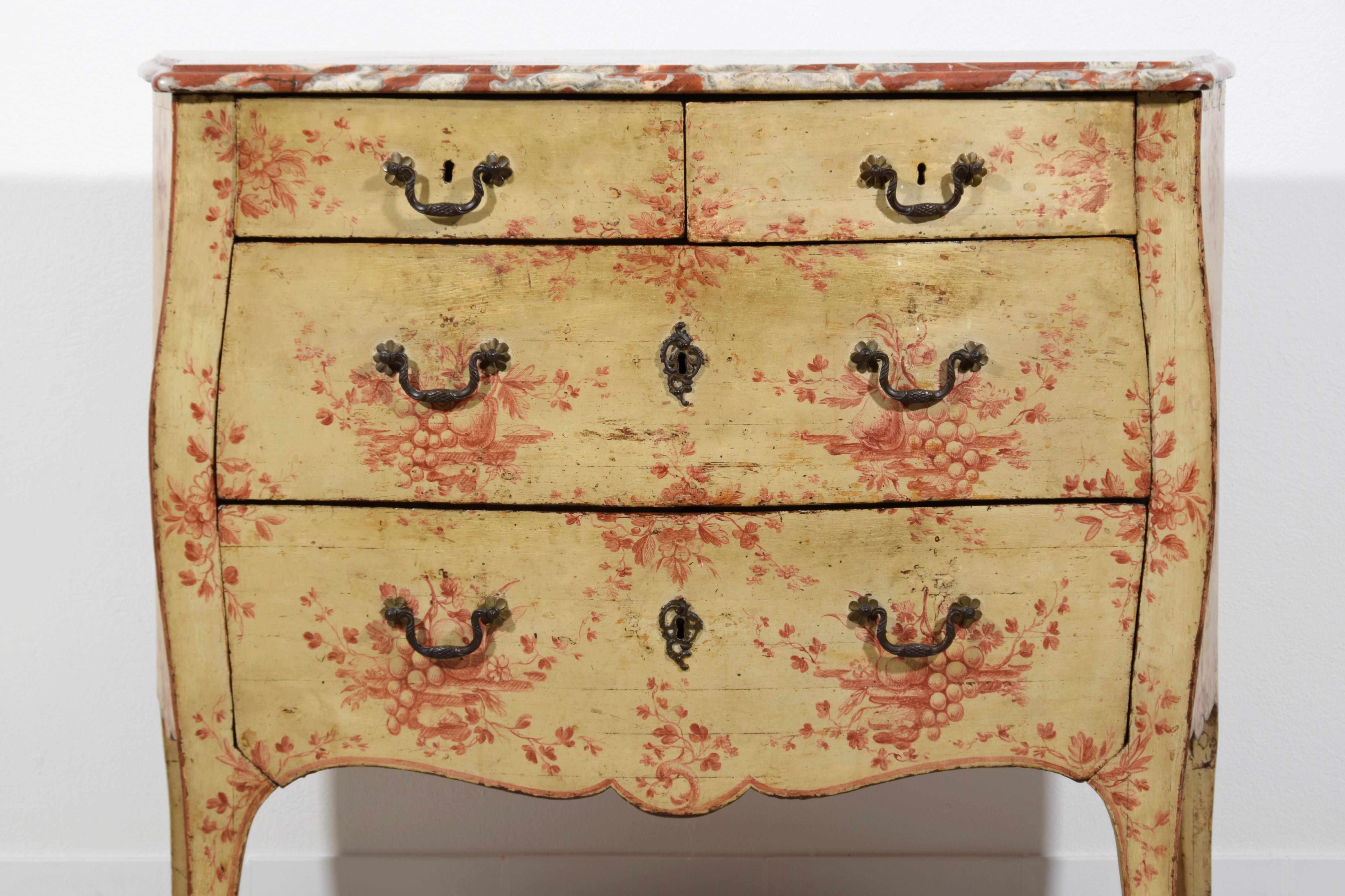 18th Century, Italian Policrome Lacquered Wood Chest of Drawers For Sale 4