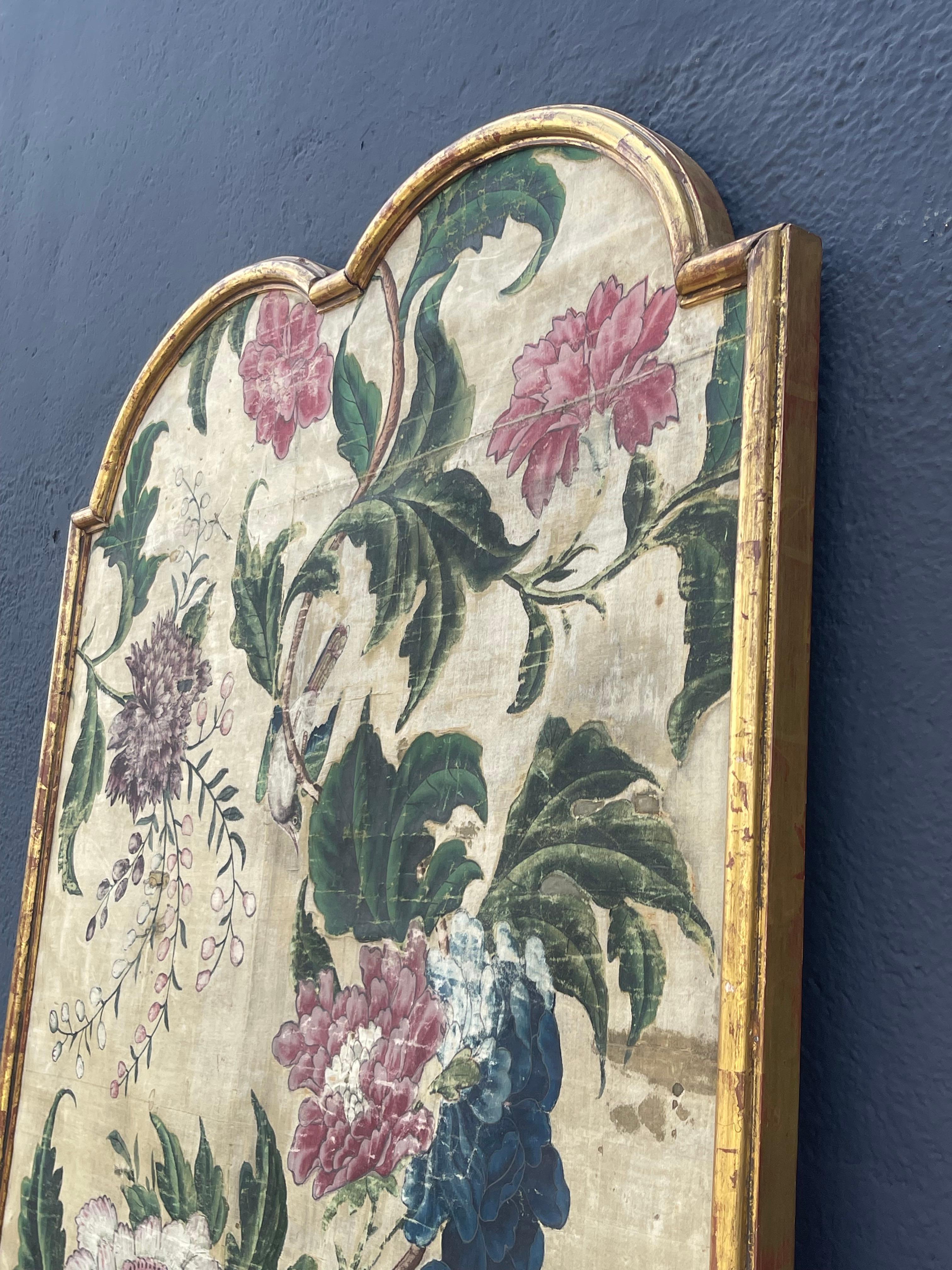 XVIIIe siècle et antérieur Panneaux de soie polychrome à fleurs et oiseaux du 18e siècle italien en vente