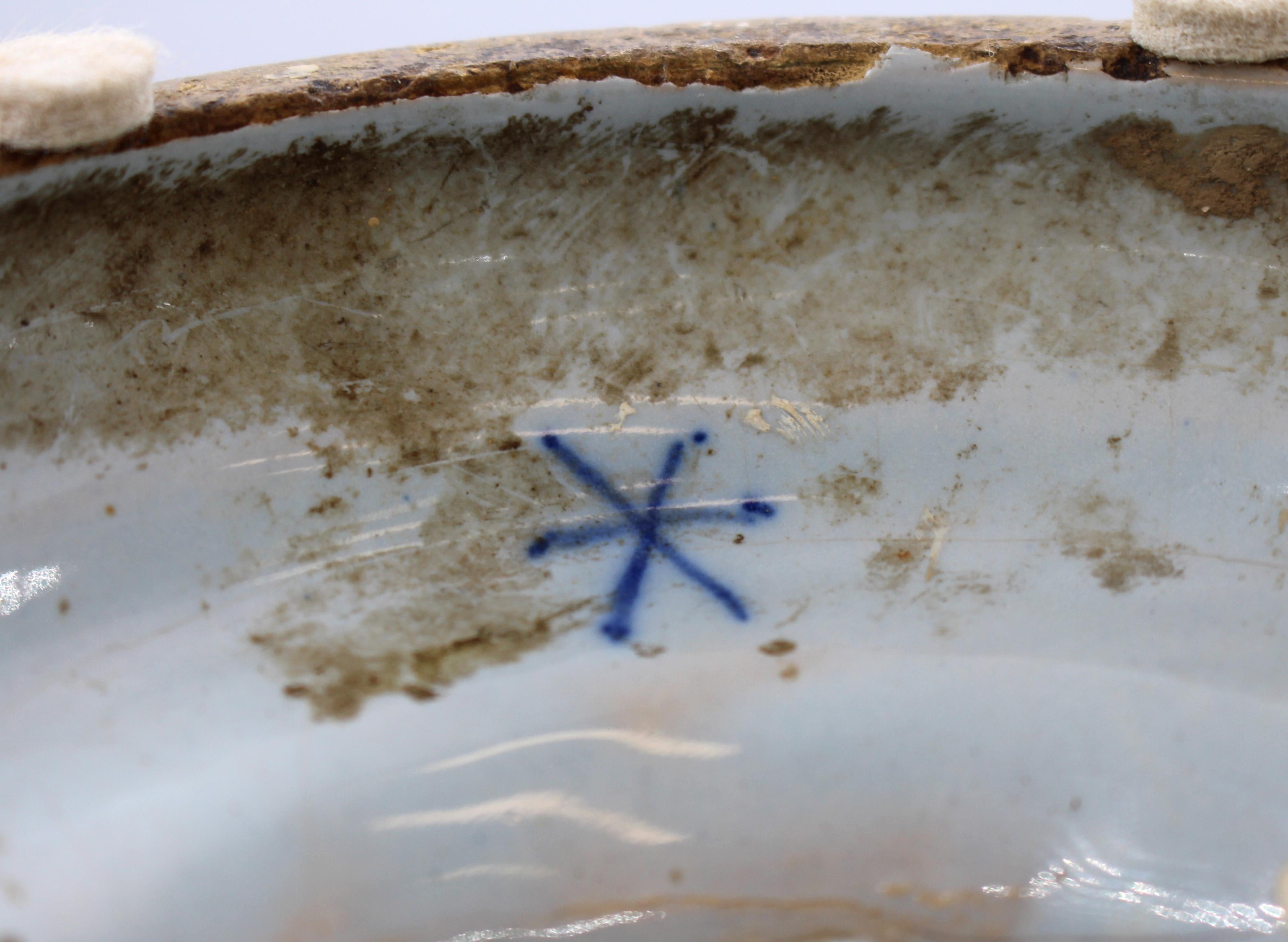 Fontana in ceramica italiana del XVIII secolo presumibilmente per uno speziale in vendita 4