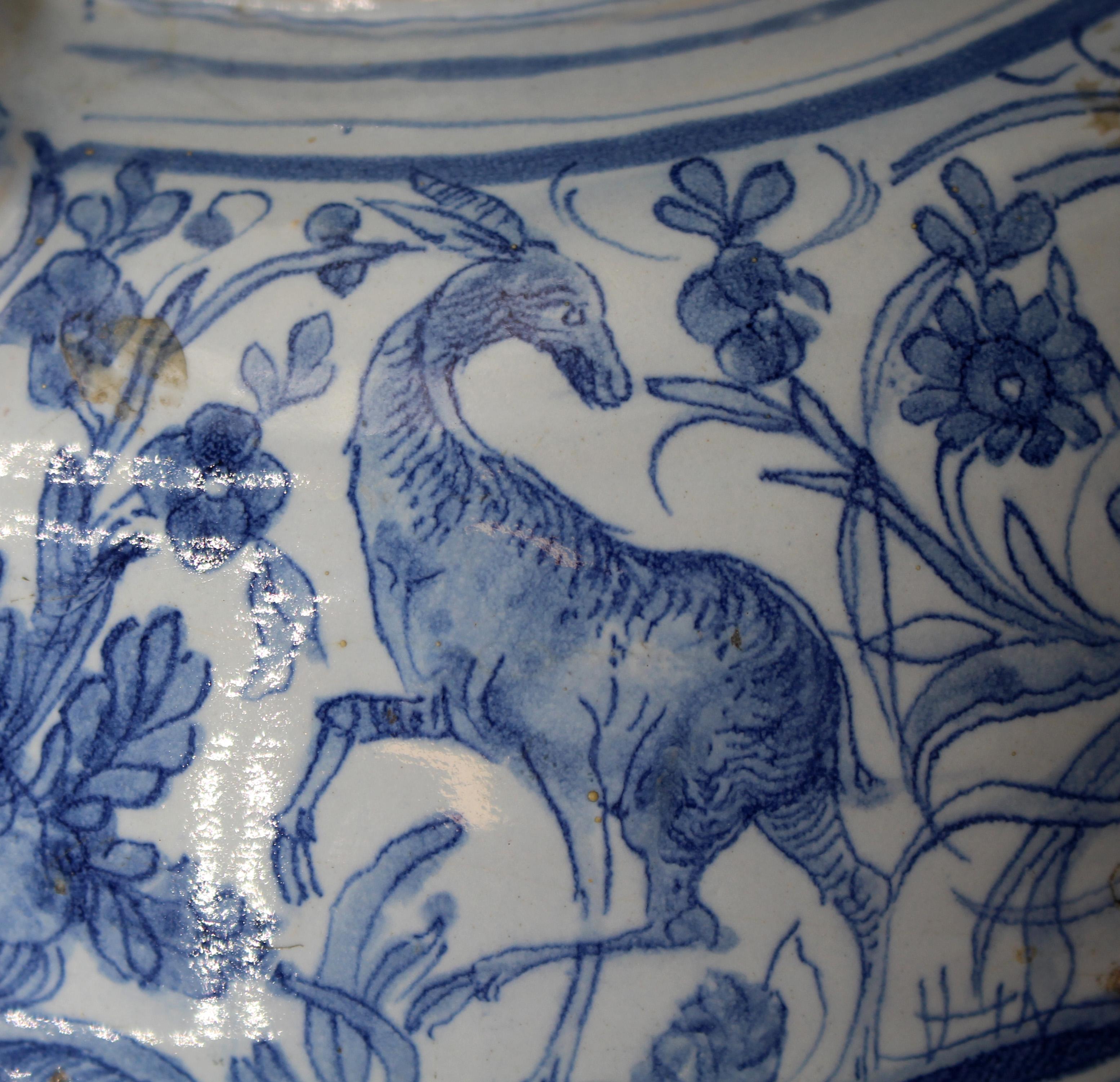 Fontana in ceramica italiana del XVIII secolo presumibilmente per uno speziale in vendita 1