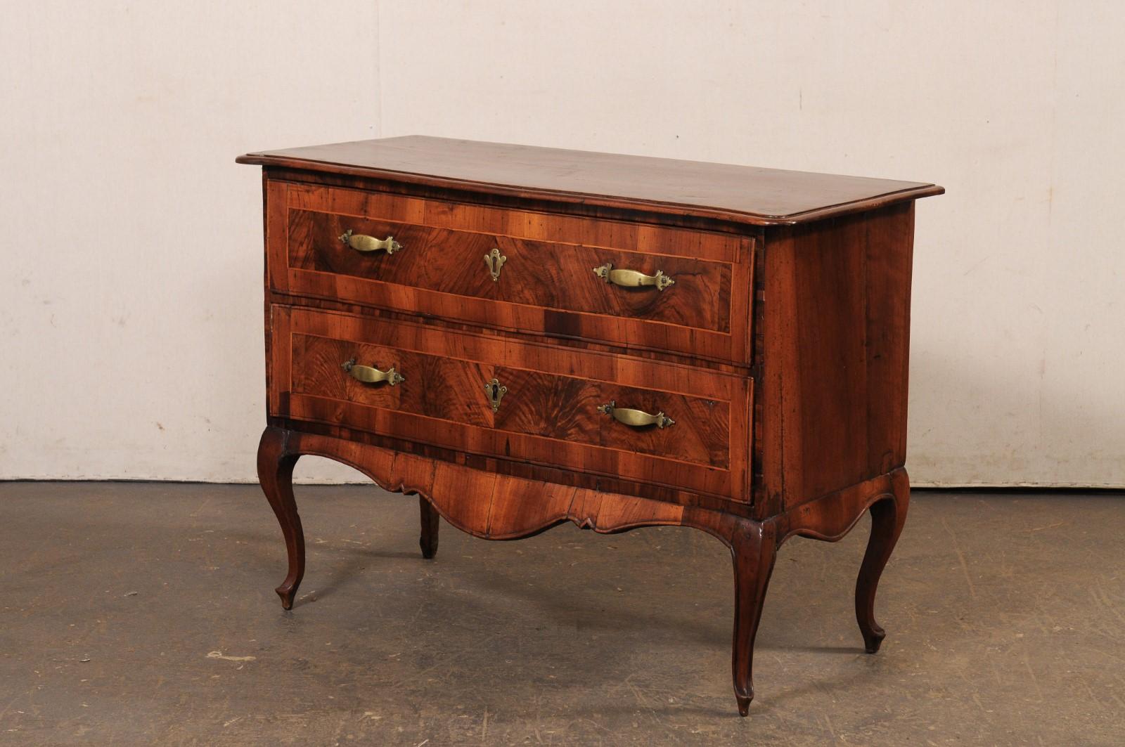 18th Century Italian Raised Two-Drawer Cassettiera For Sale 6