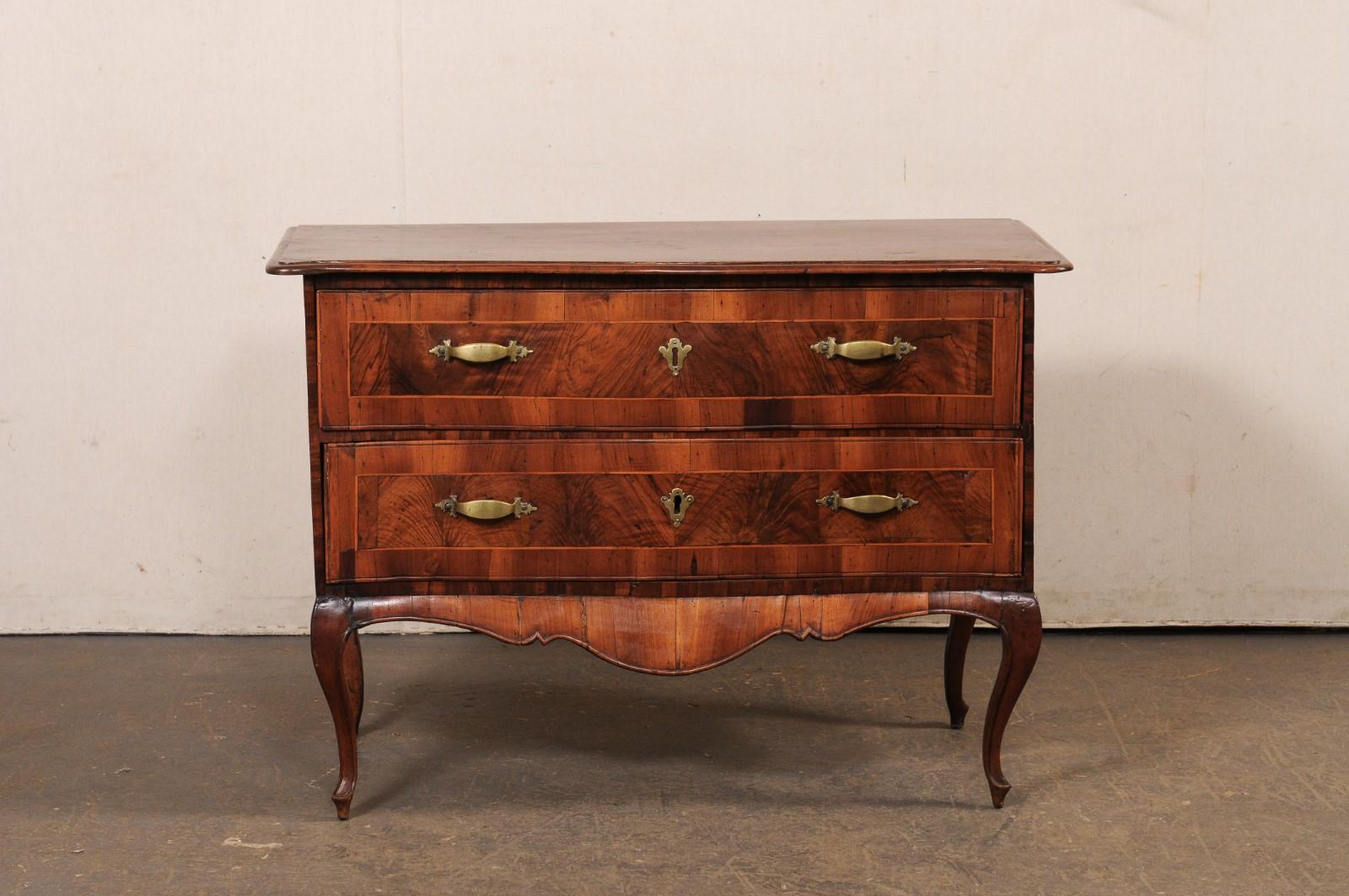 18th Century Italian Raised Two-Drawer Cassettiera For Sale 7
