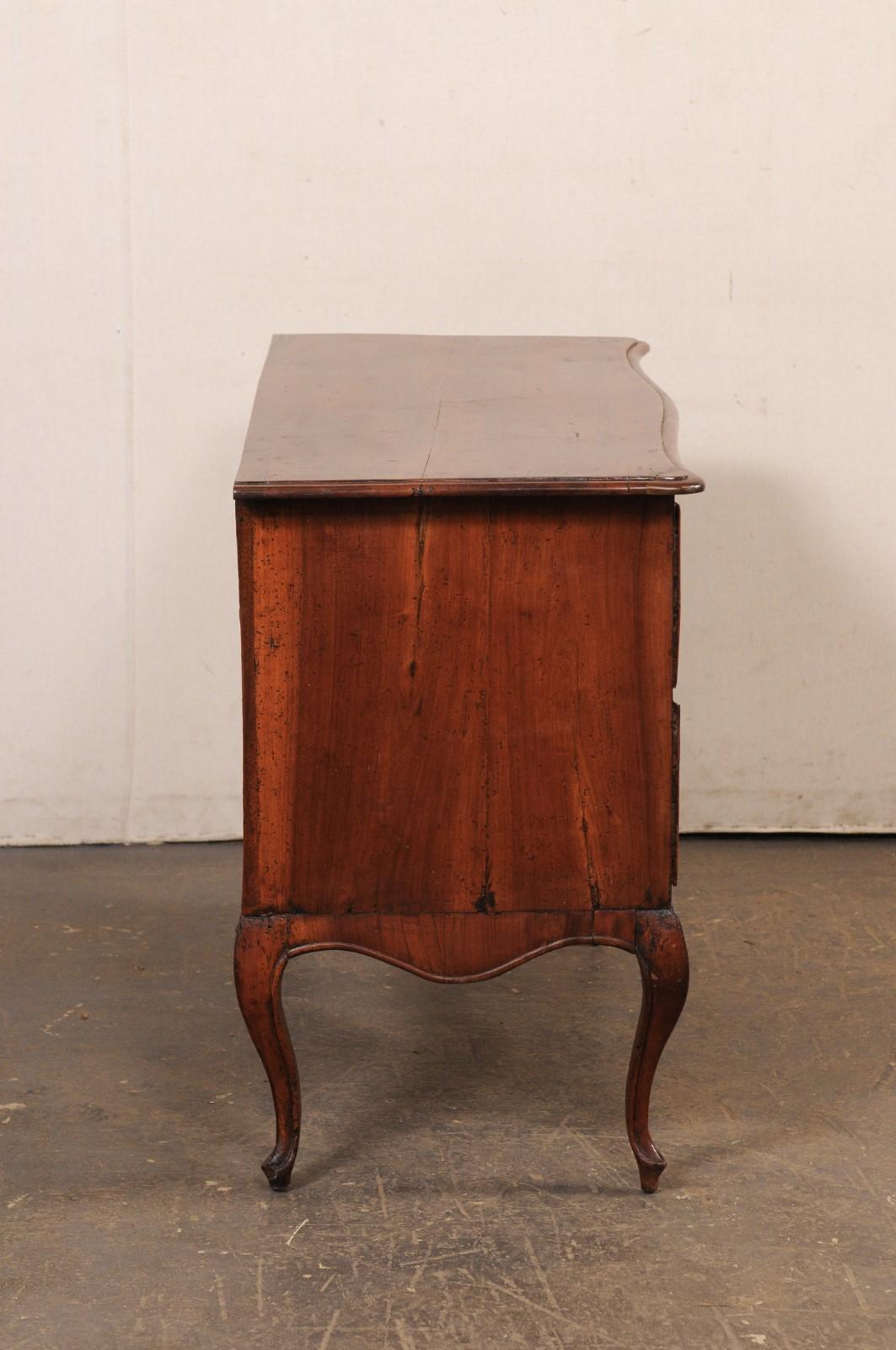 18th Century Italian Raised Two-Drawer Cassettiera For Sale 1