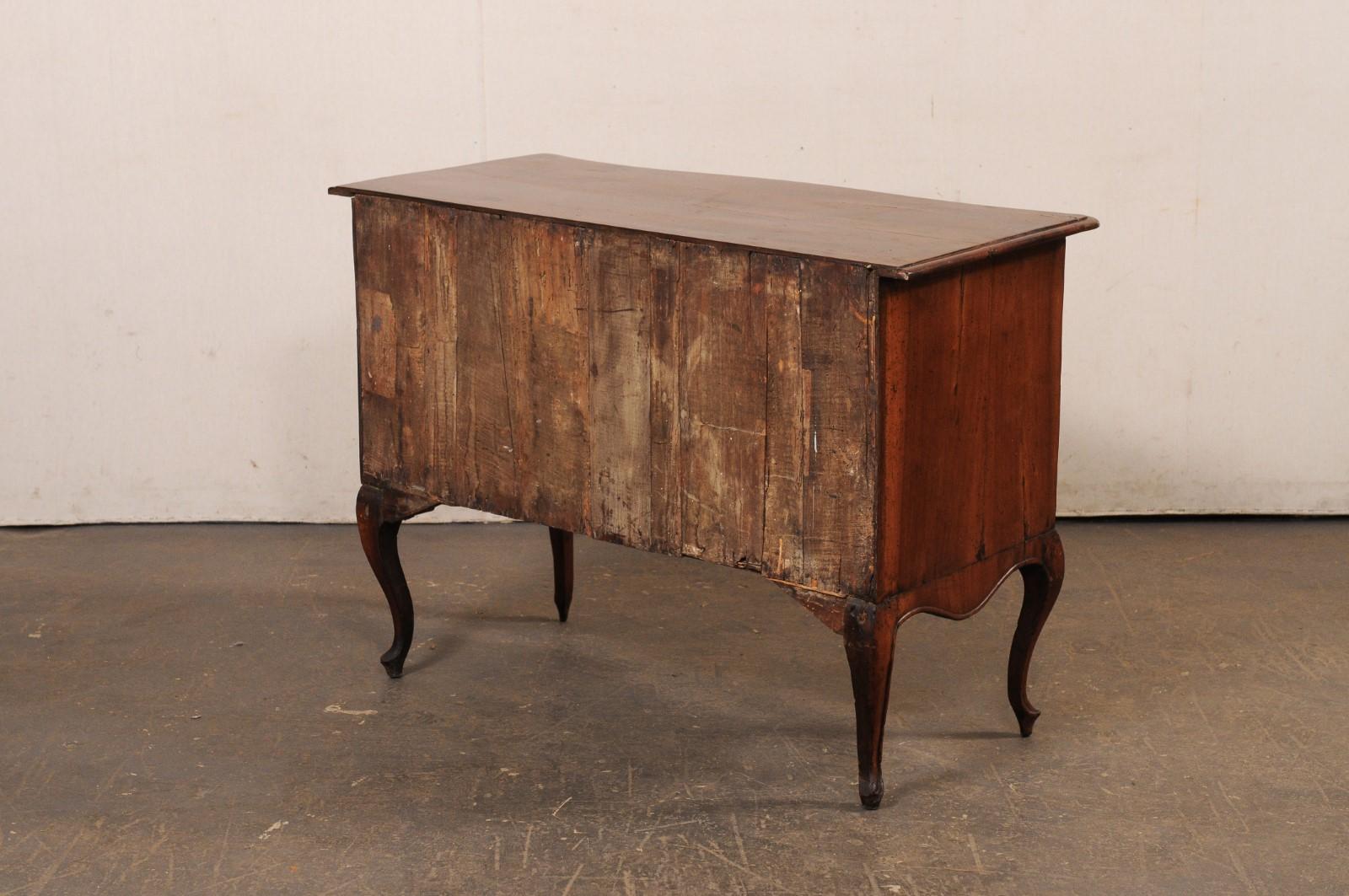 18th Century Italian Raised Two-Drawer Cassettiera For Sale 2