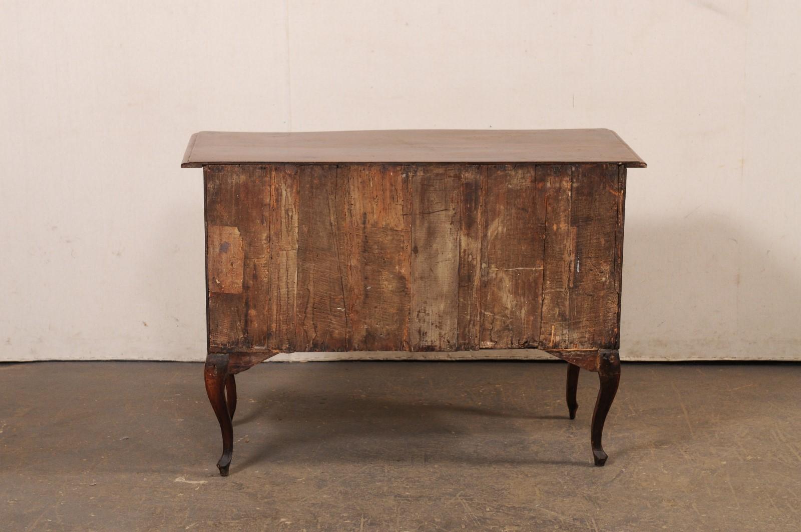 18th Century Italian Raised Two-Drawer Cassettiera For Sale 3