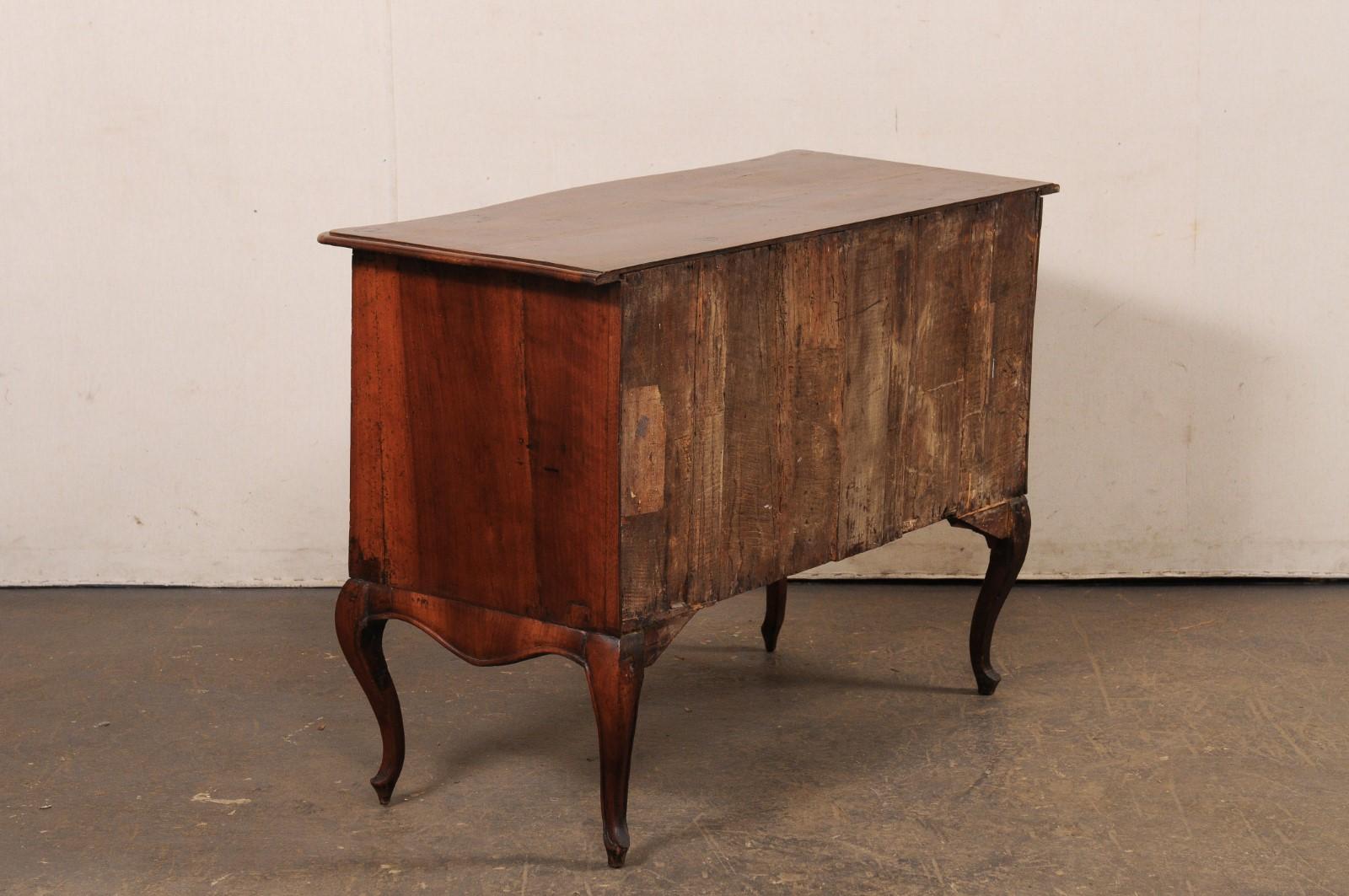18th Century Italian Raised Two-Drawer Cassettiera For Sale 4