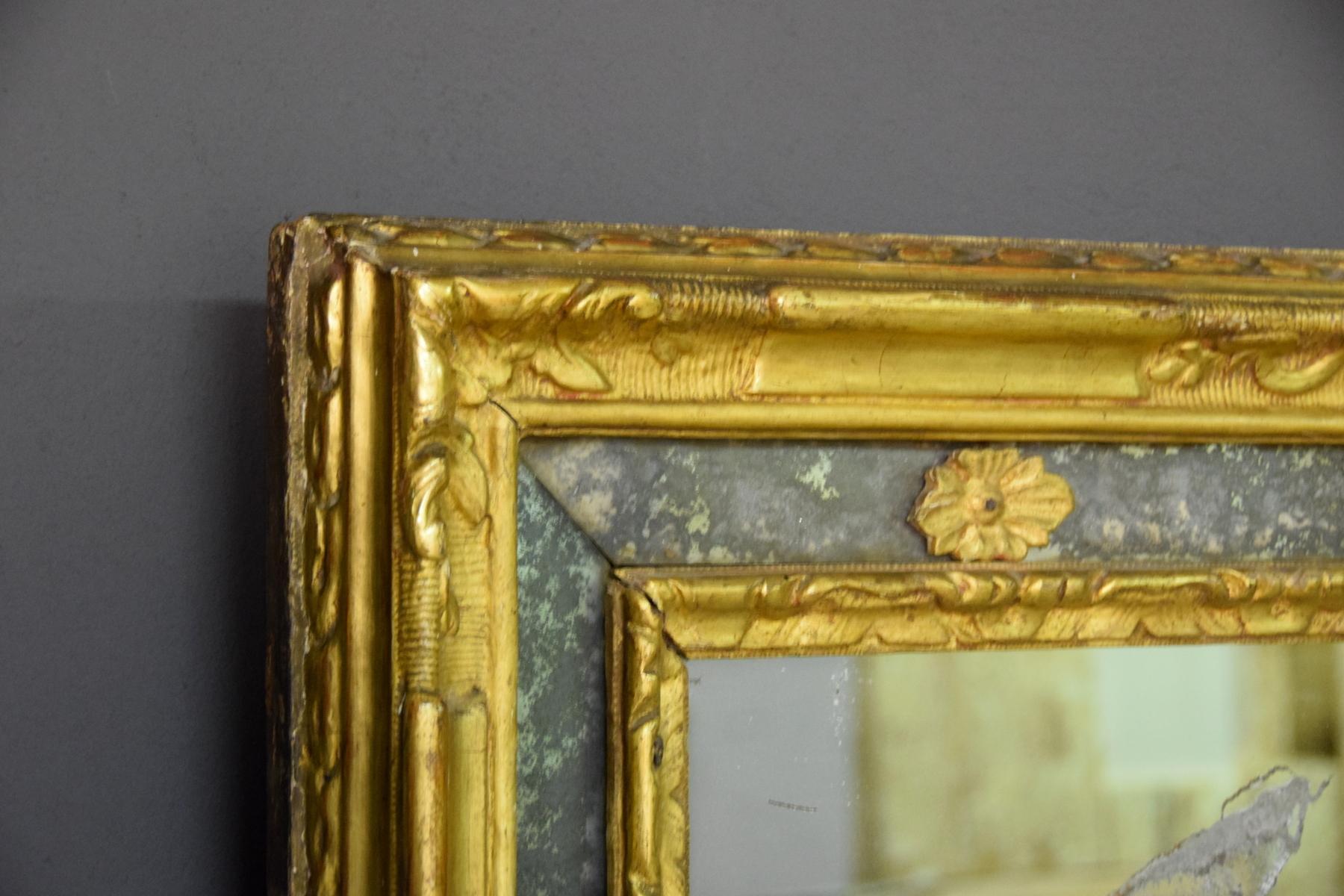 18. Jahrhundert:: Italienischer rechteckiger Spiegel mit geschnitztem und vergoldetem Rahmen im Angebot 2