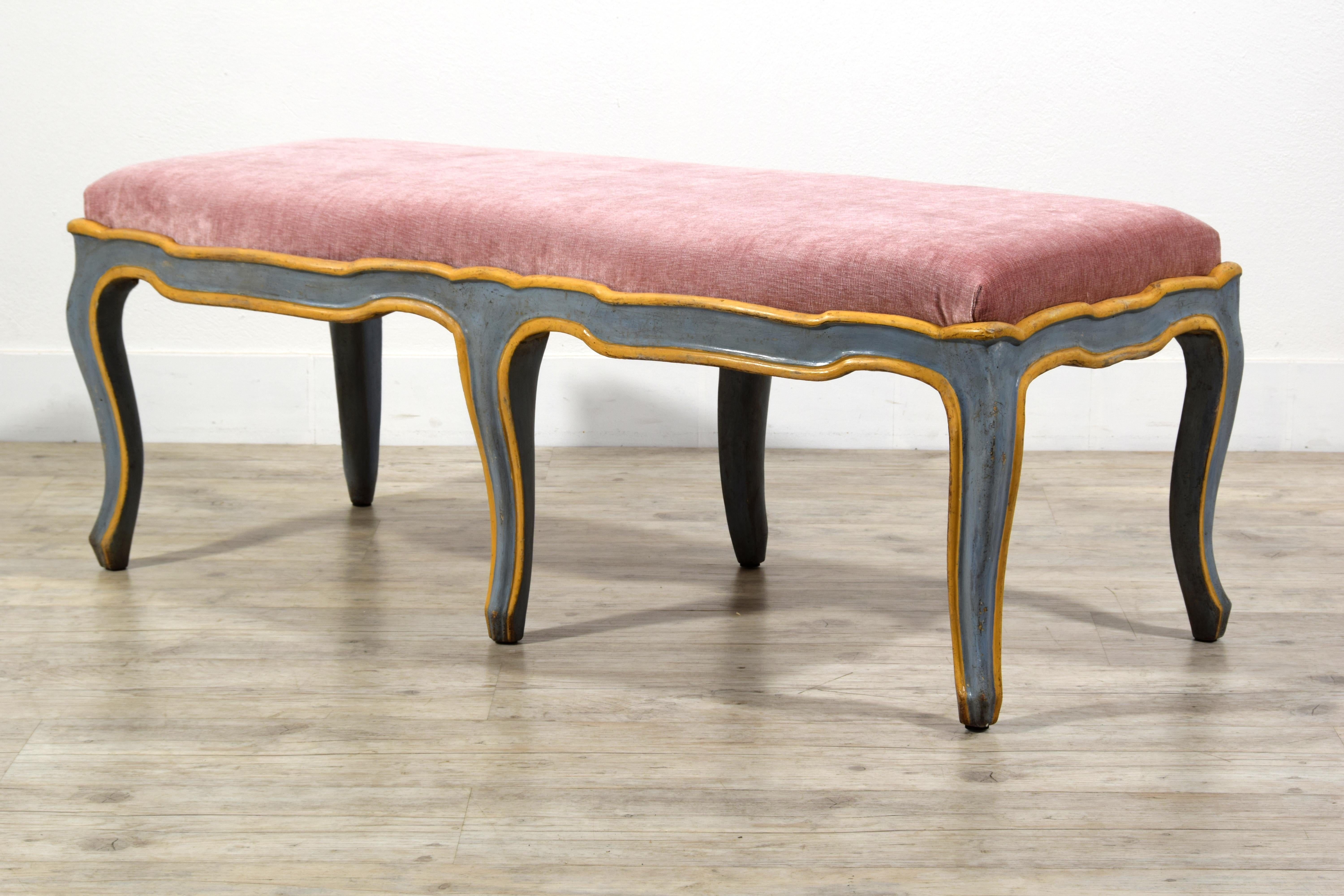 Banc en bois sculpté et laqué rococo italien du XVIIIe siècle en vente 8