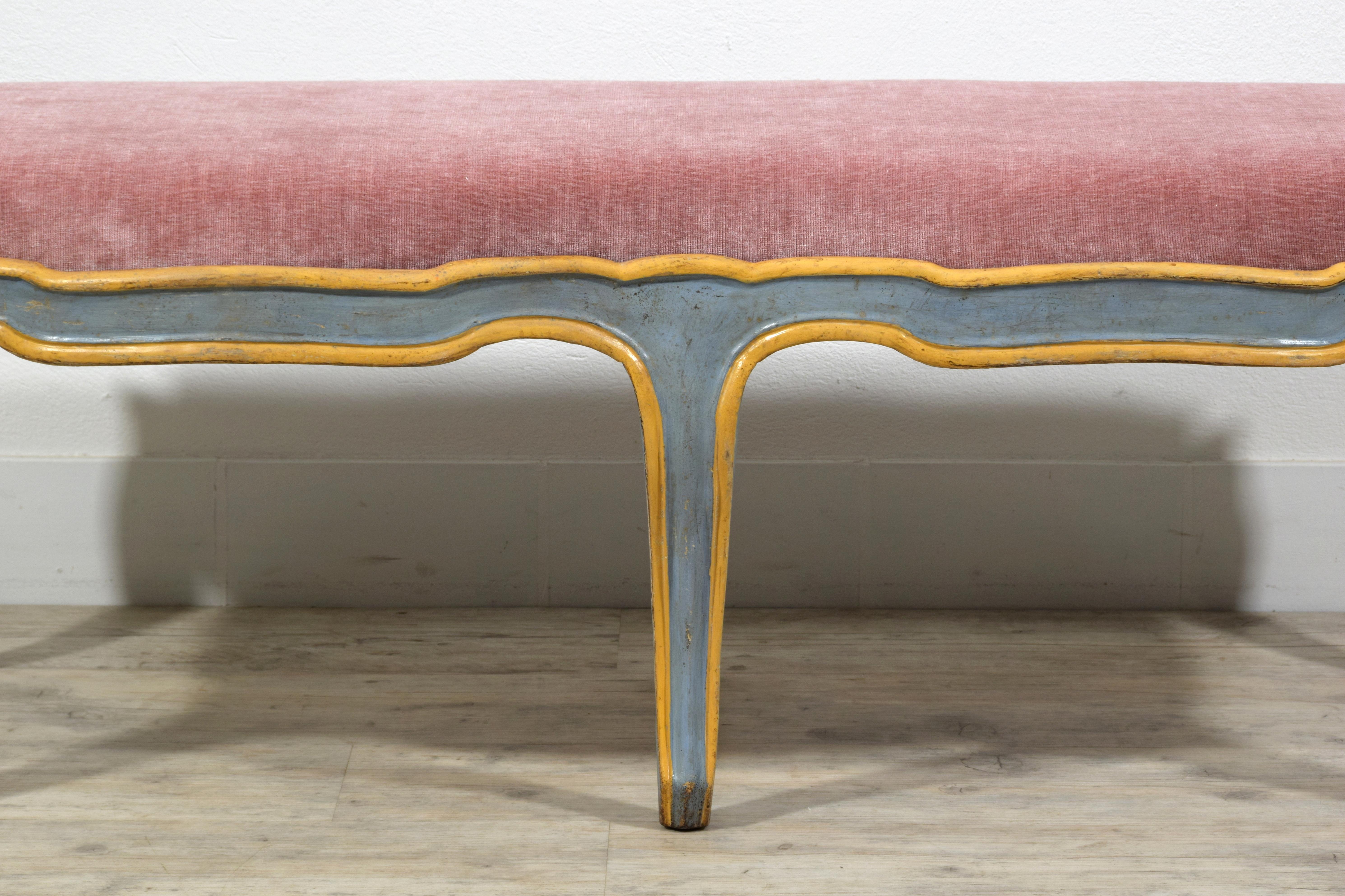 Banc en bois sculpté et laqué rococo italien du XVIIIe siècle en vente 10