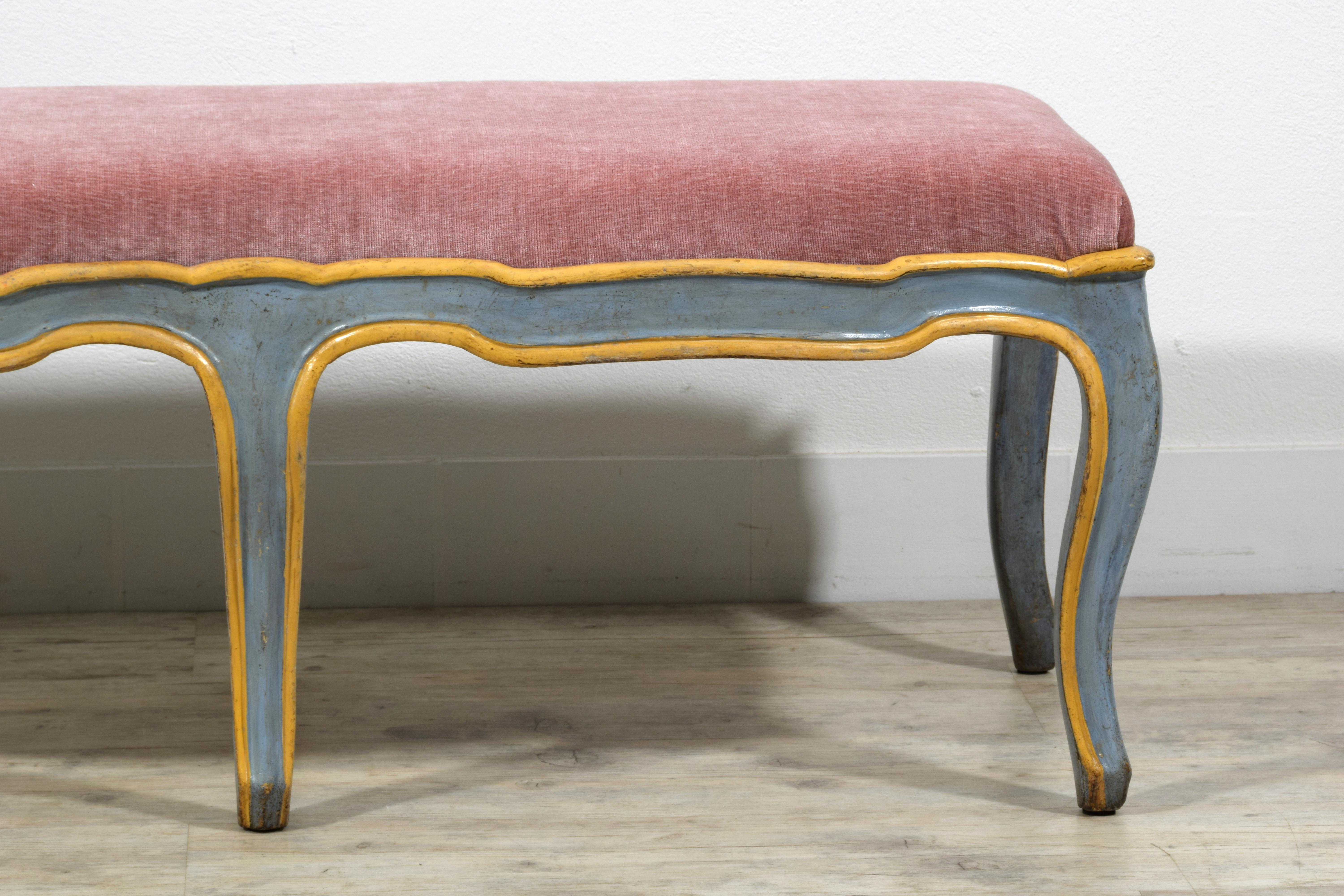 Banc en bois sculpté et laqué rococo italien du XVIIIe siècle en vente 11
