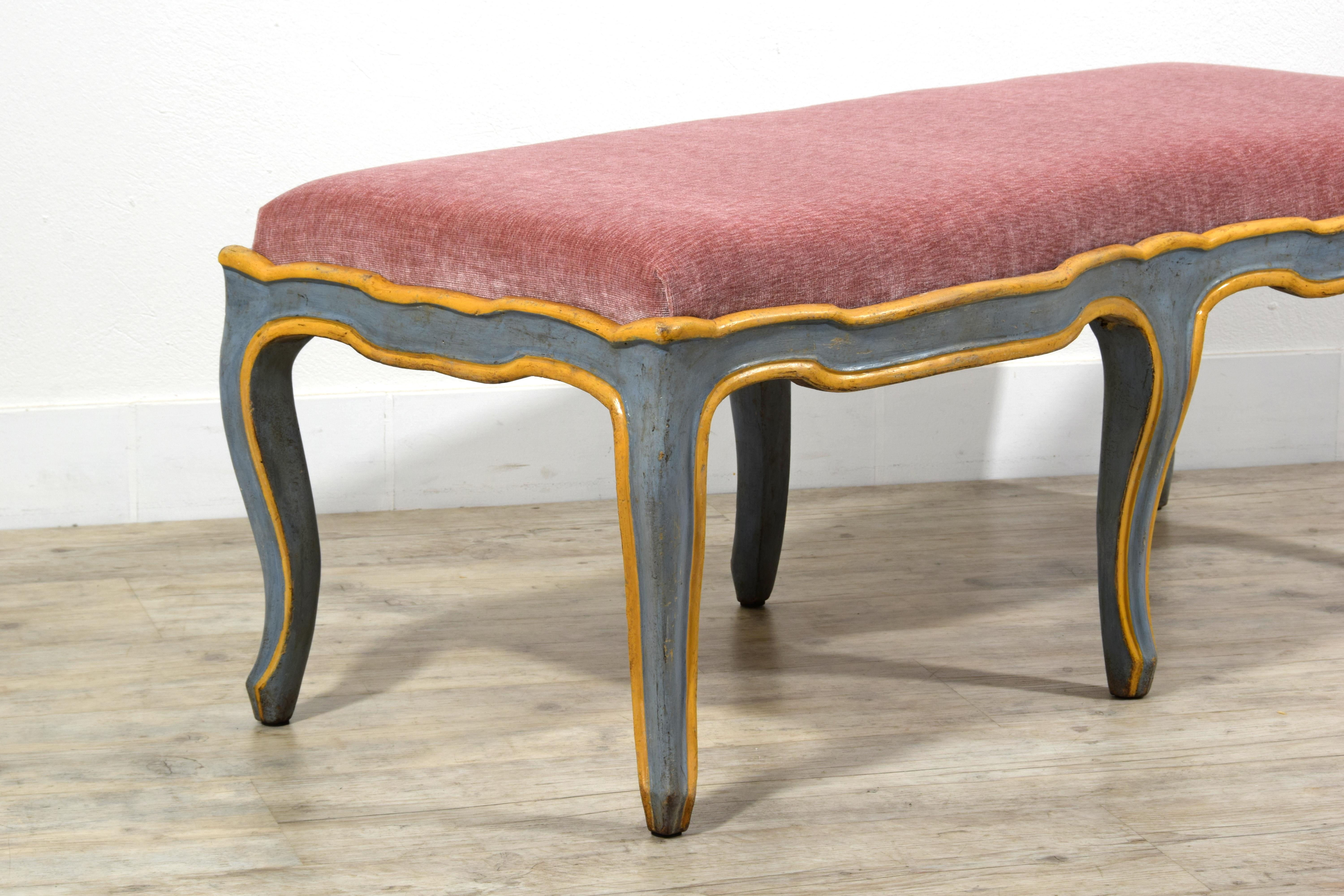 Banc en bois sculpté et laqué rococo italien du XVIIIe siècle en vente 13