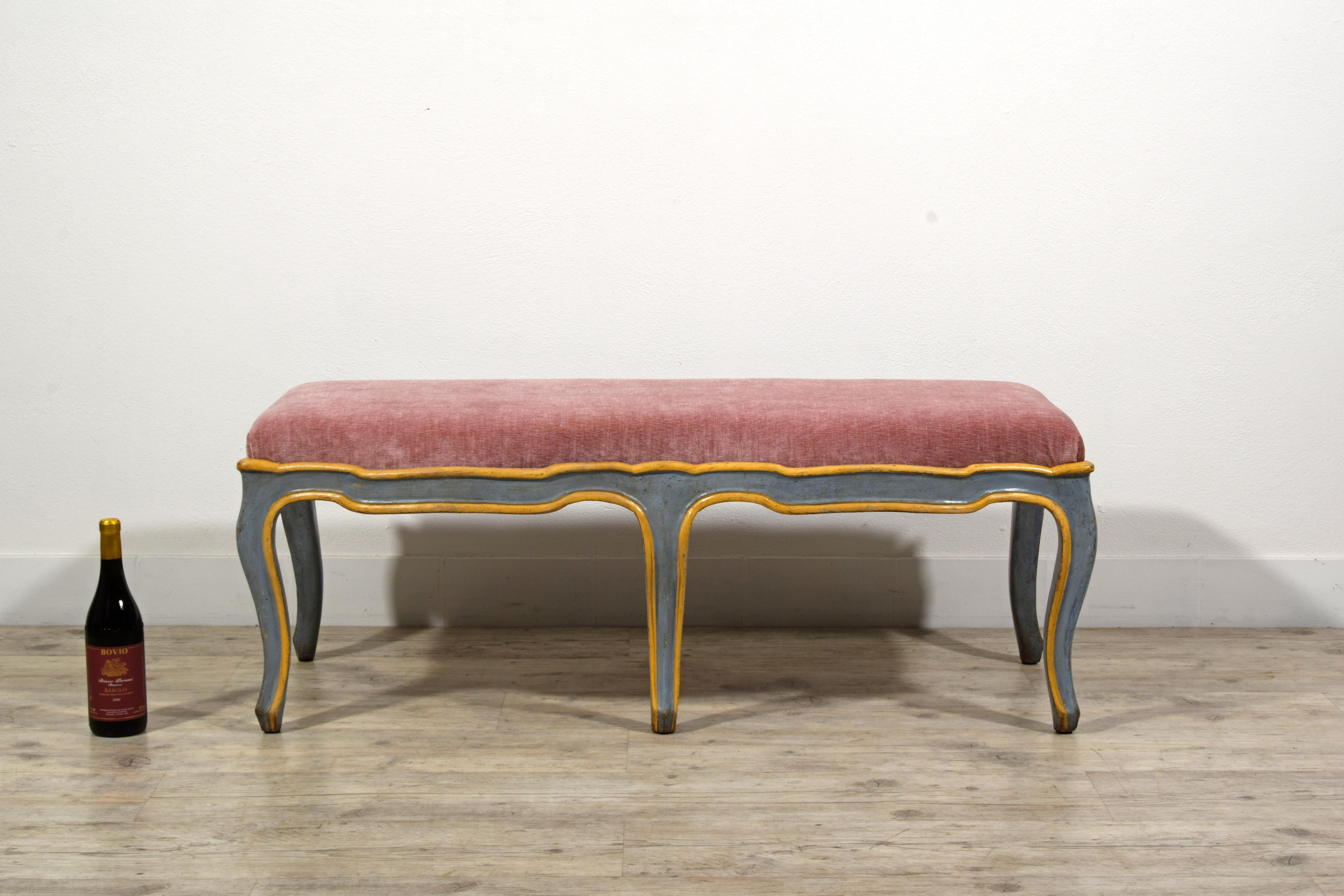 Banc en bois sculpté et laqué rococo italien du XVIIIe siècle en vente 1