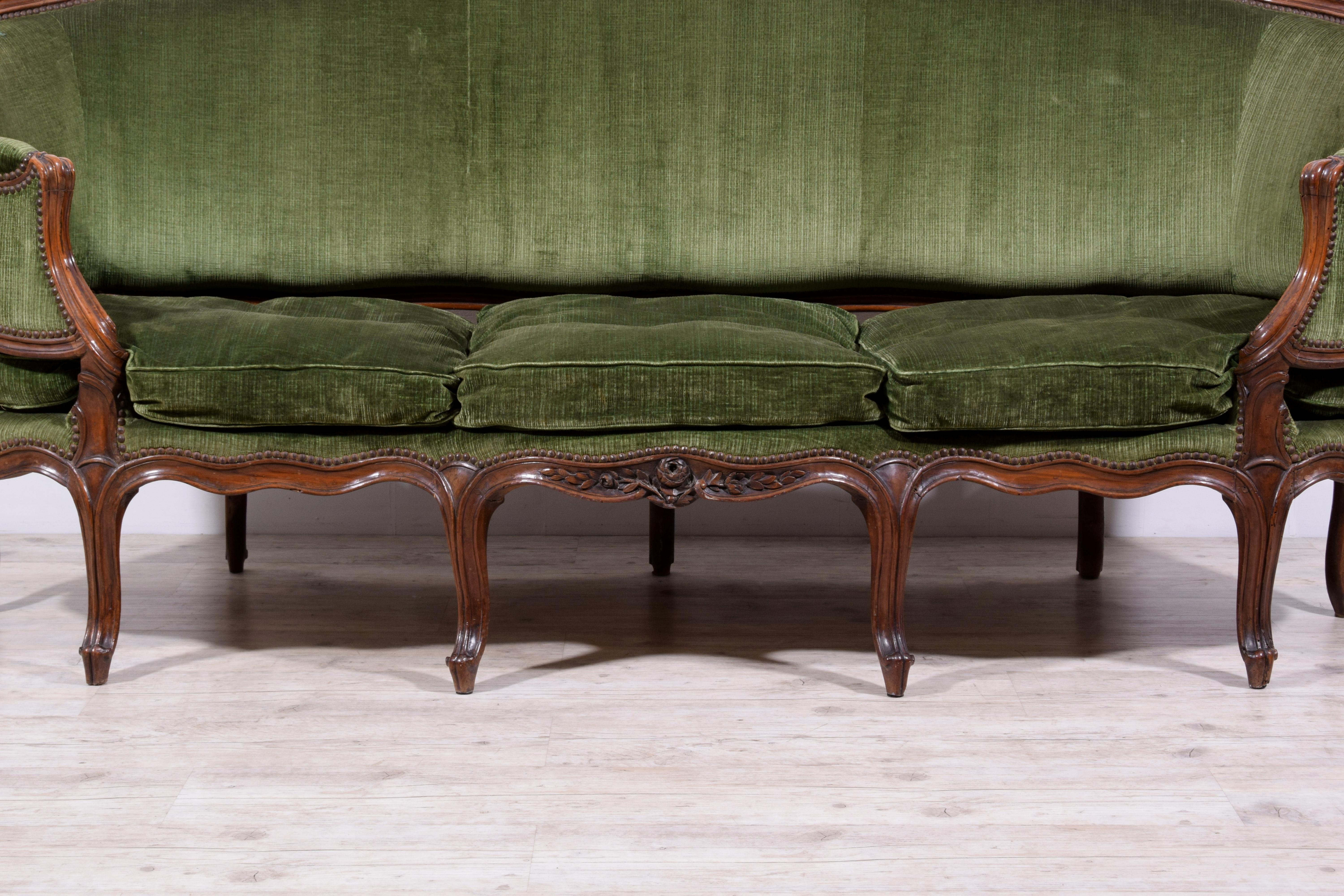 18th Century, Italian Rococo Carved Walnut Wood Corbeille Sofa For Sale 10